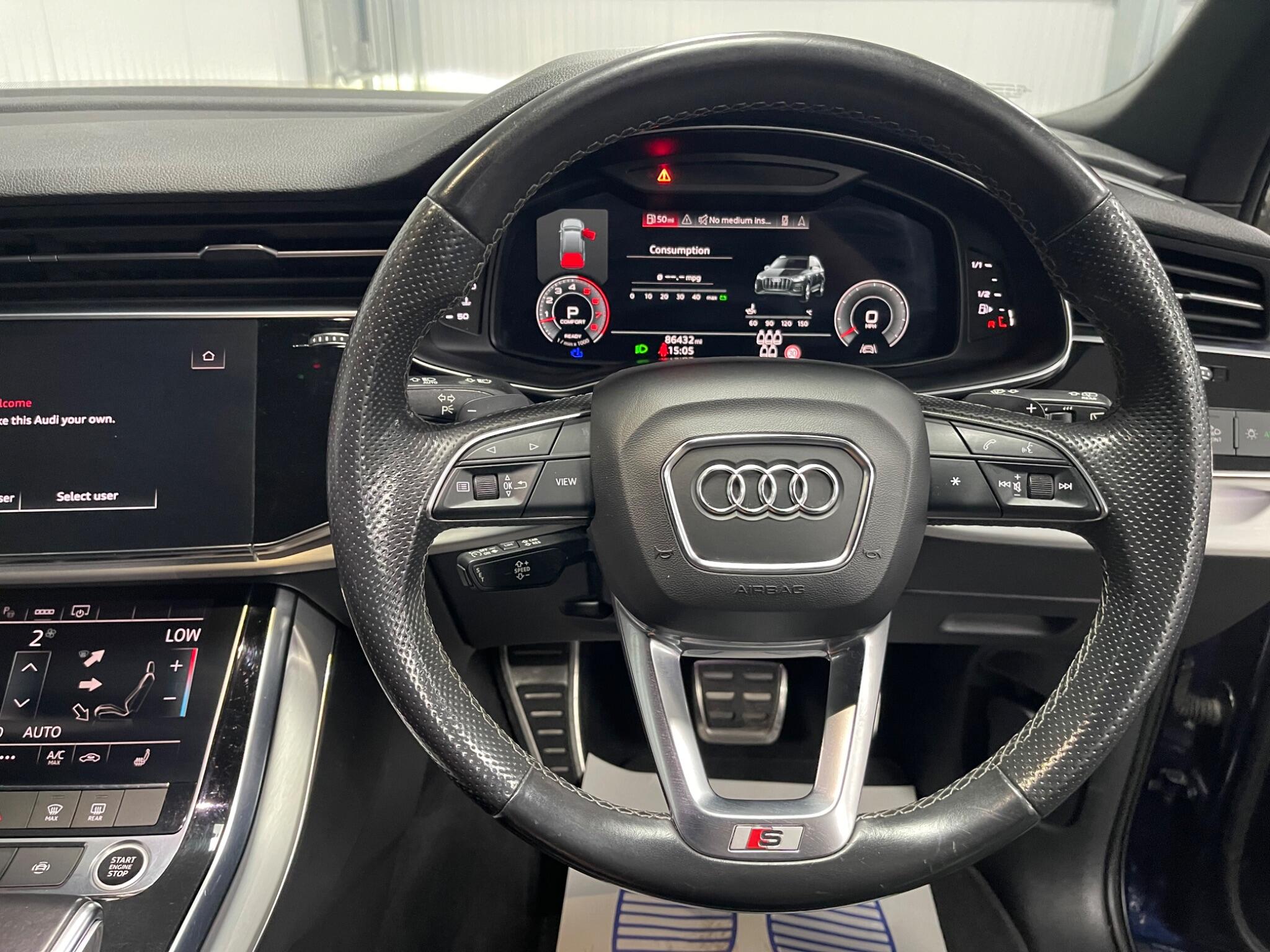 Audi Q7 view 31