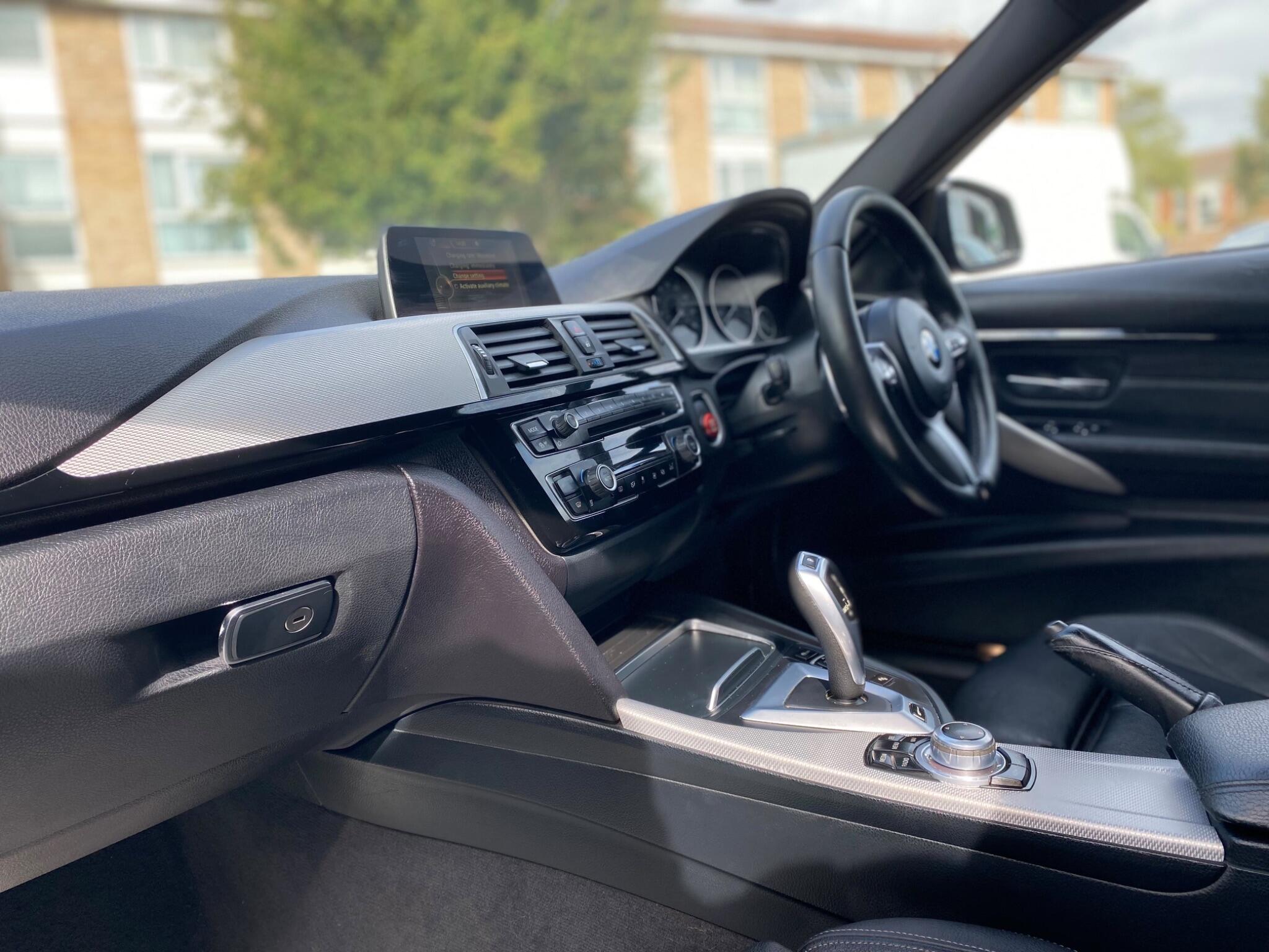 BMW 3 Series view 12