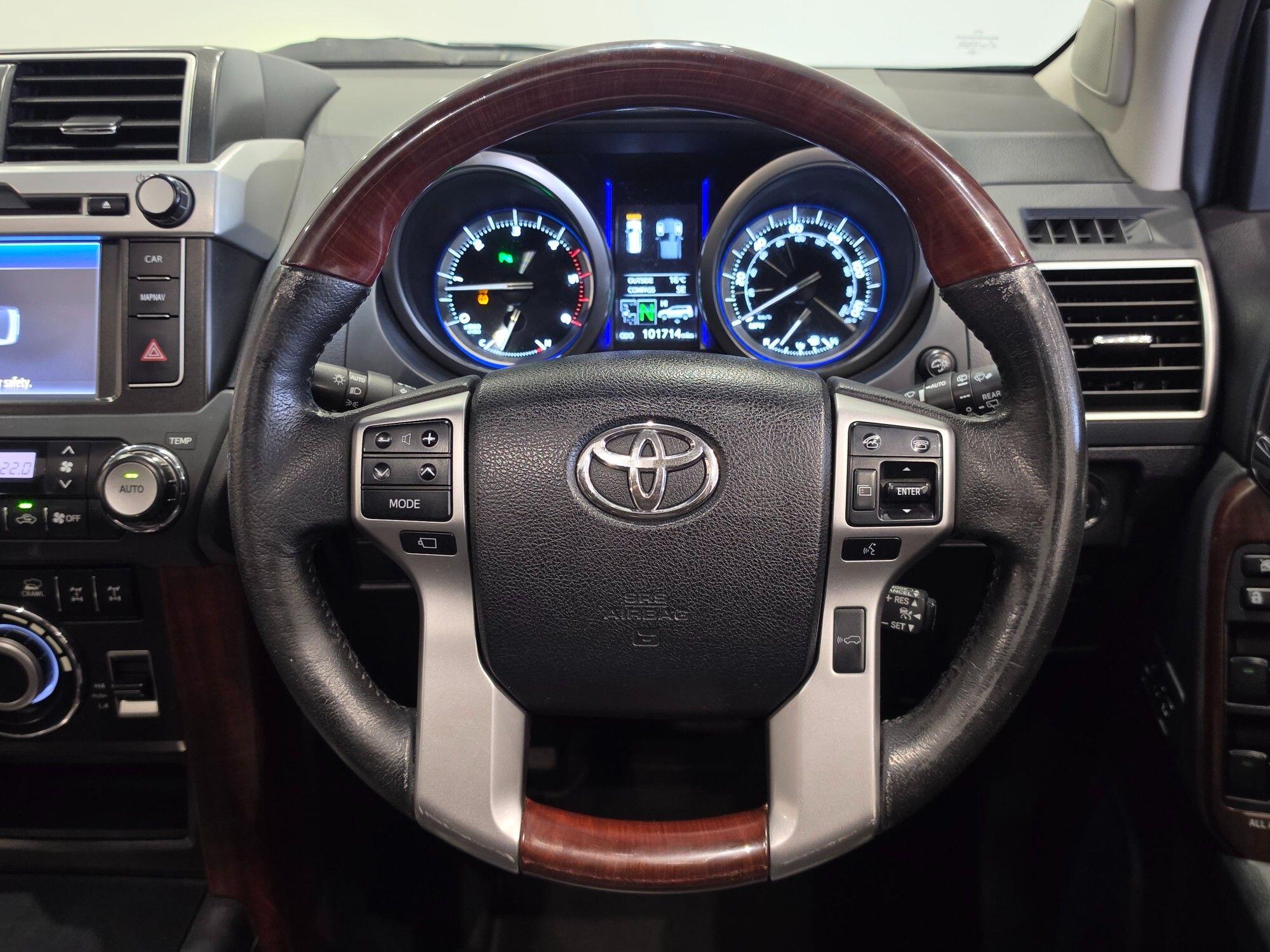 Toyota Land Cruiser view 35