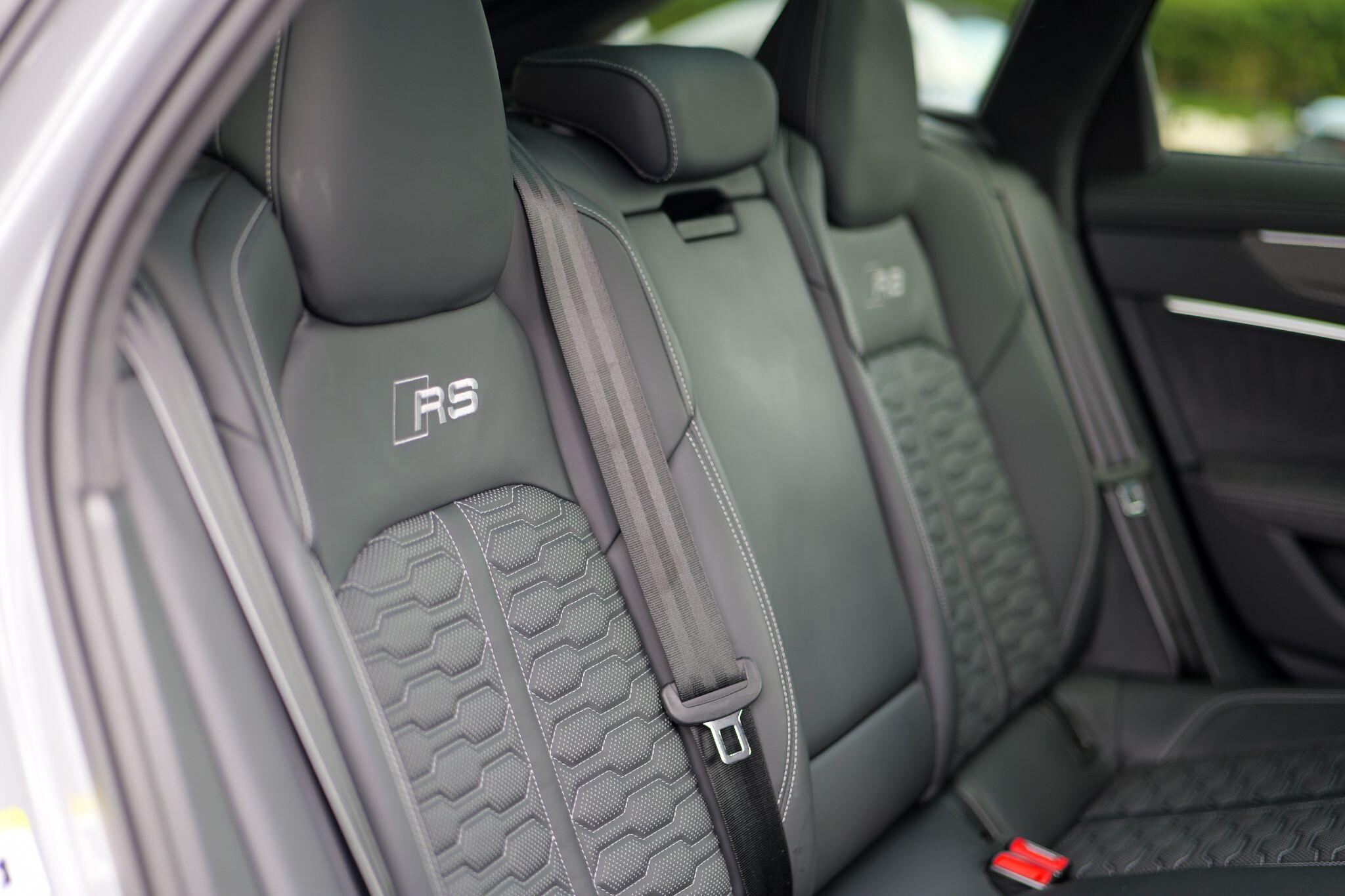 Audi RS6 Avant view 25
