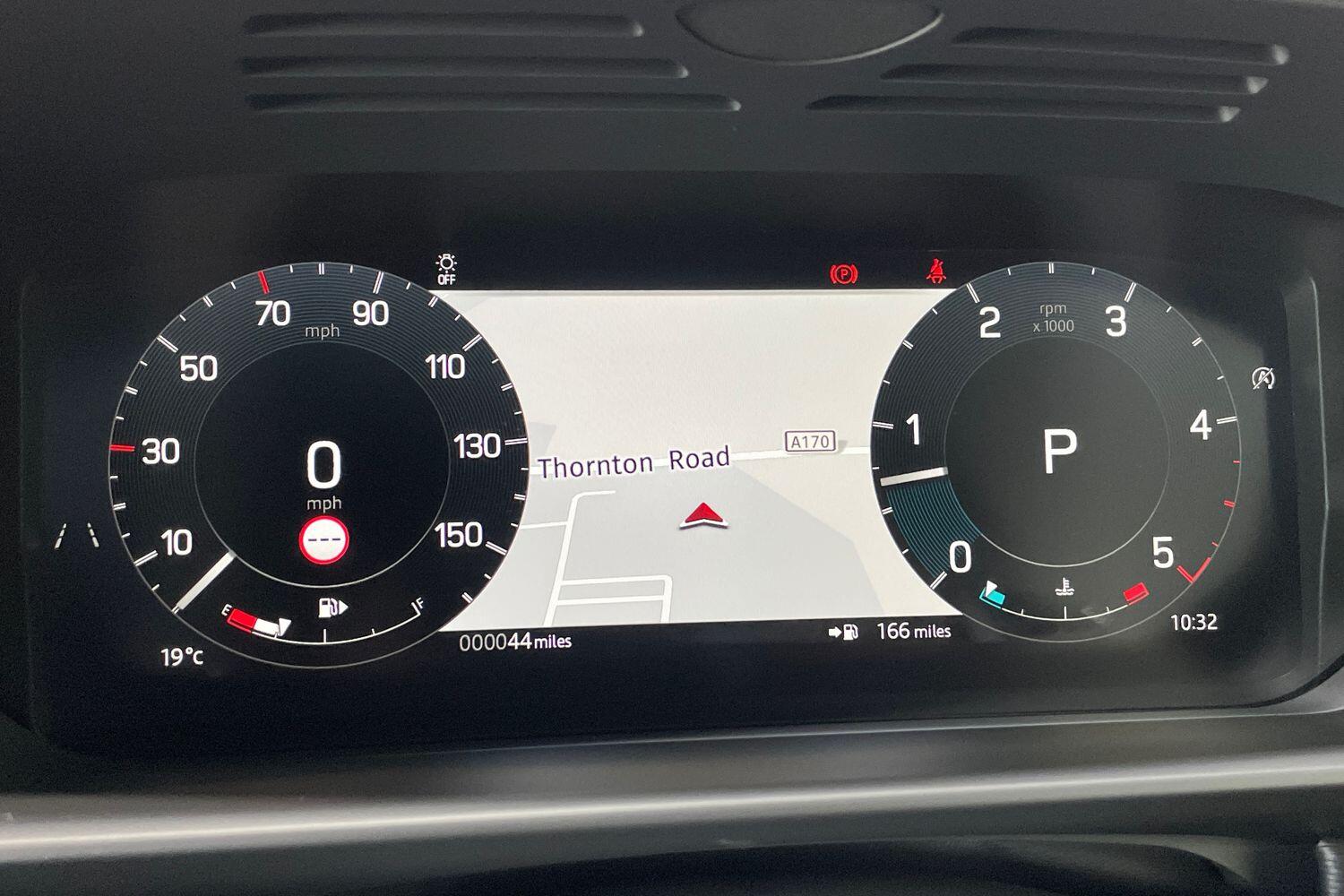 Land Rover Discovery view 10