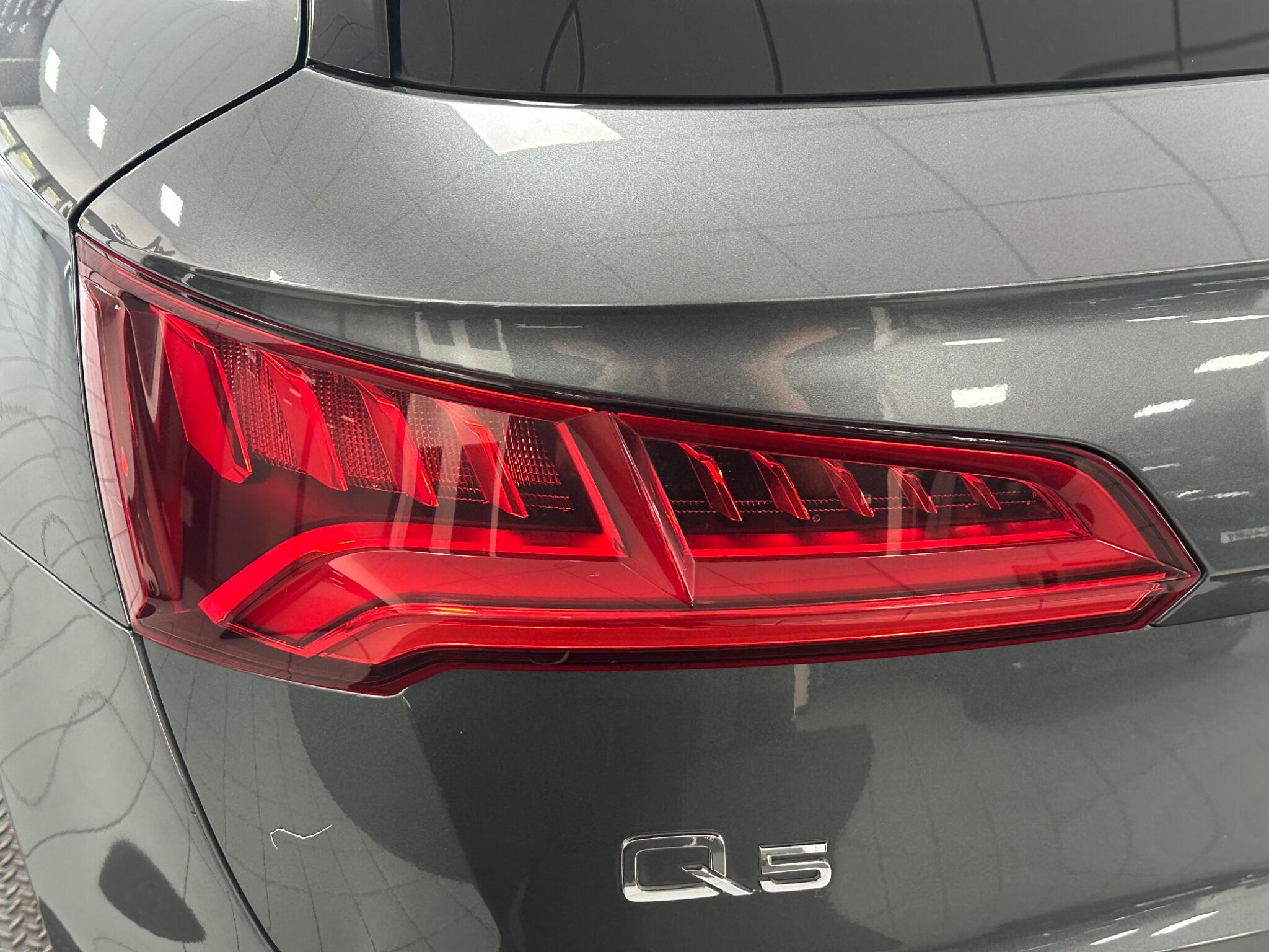 Audi Q5 view 44