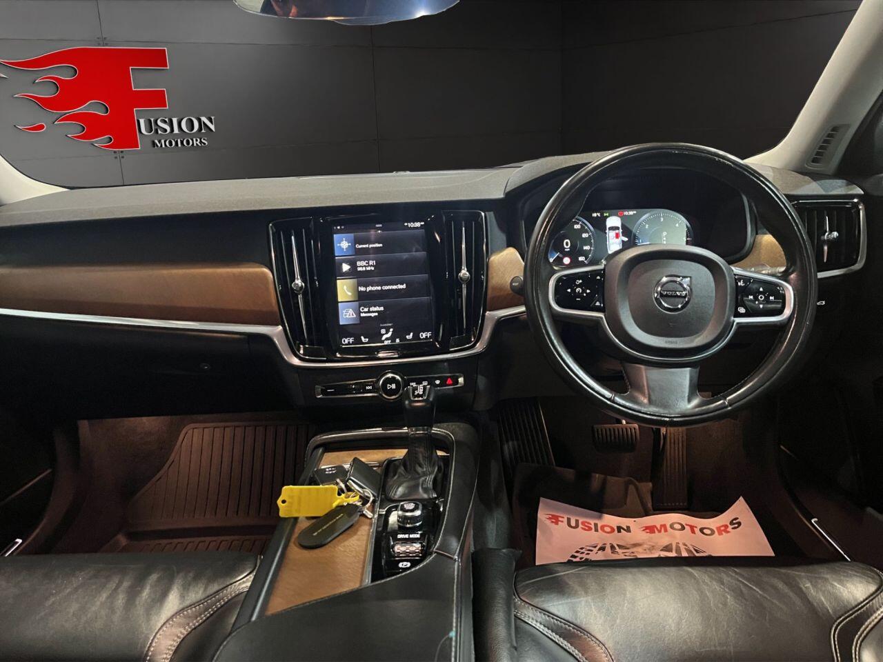 Volvo S90 view 9