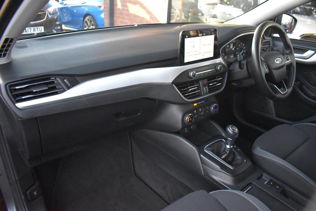 Ford Focus view 37