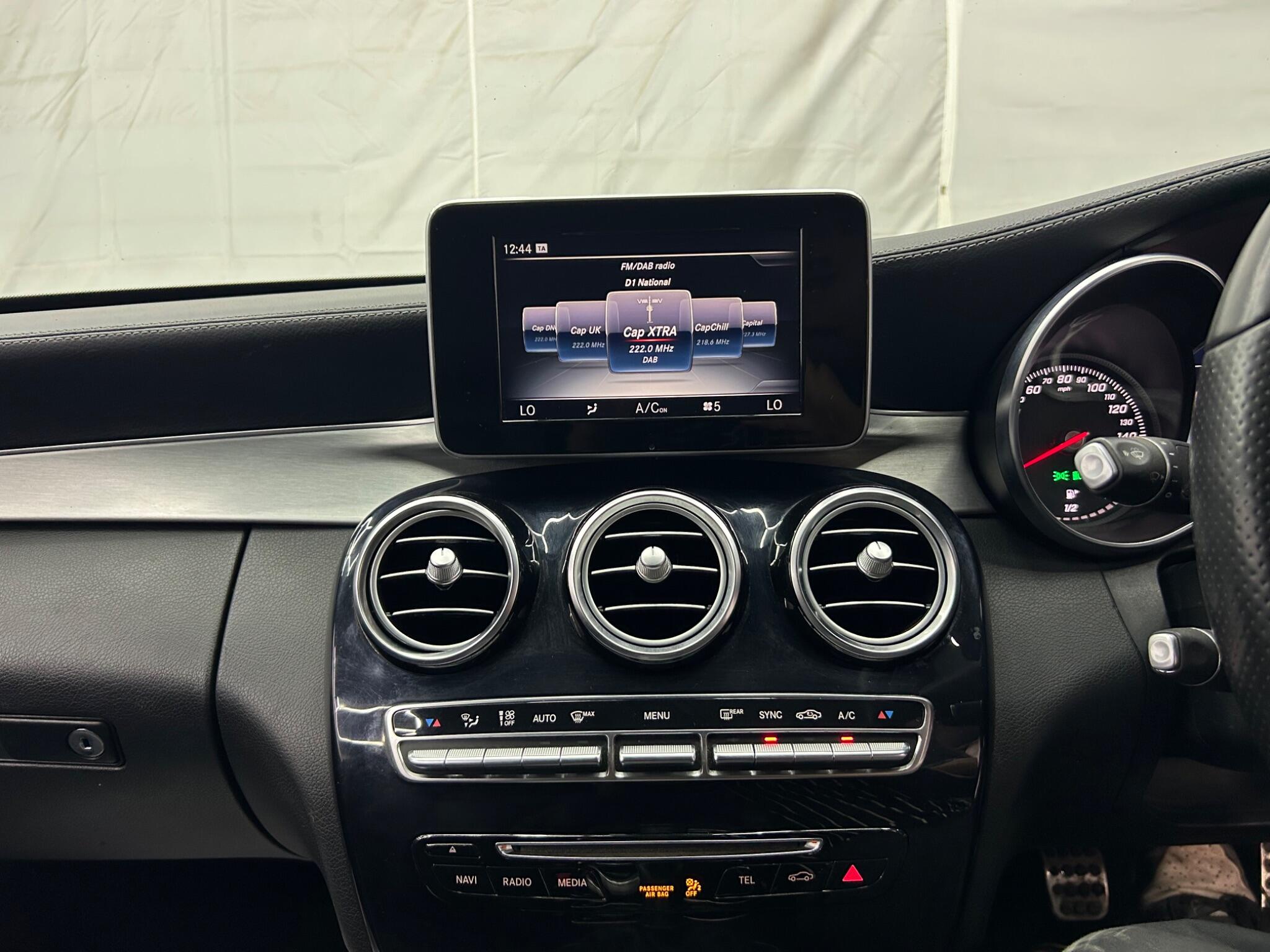 Mercedes-Benz C Class view 39