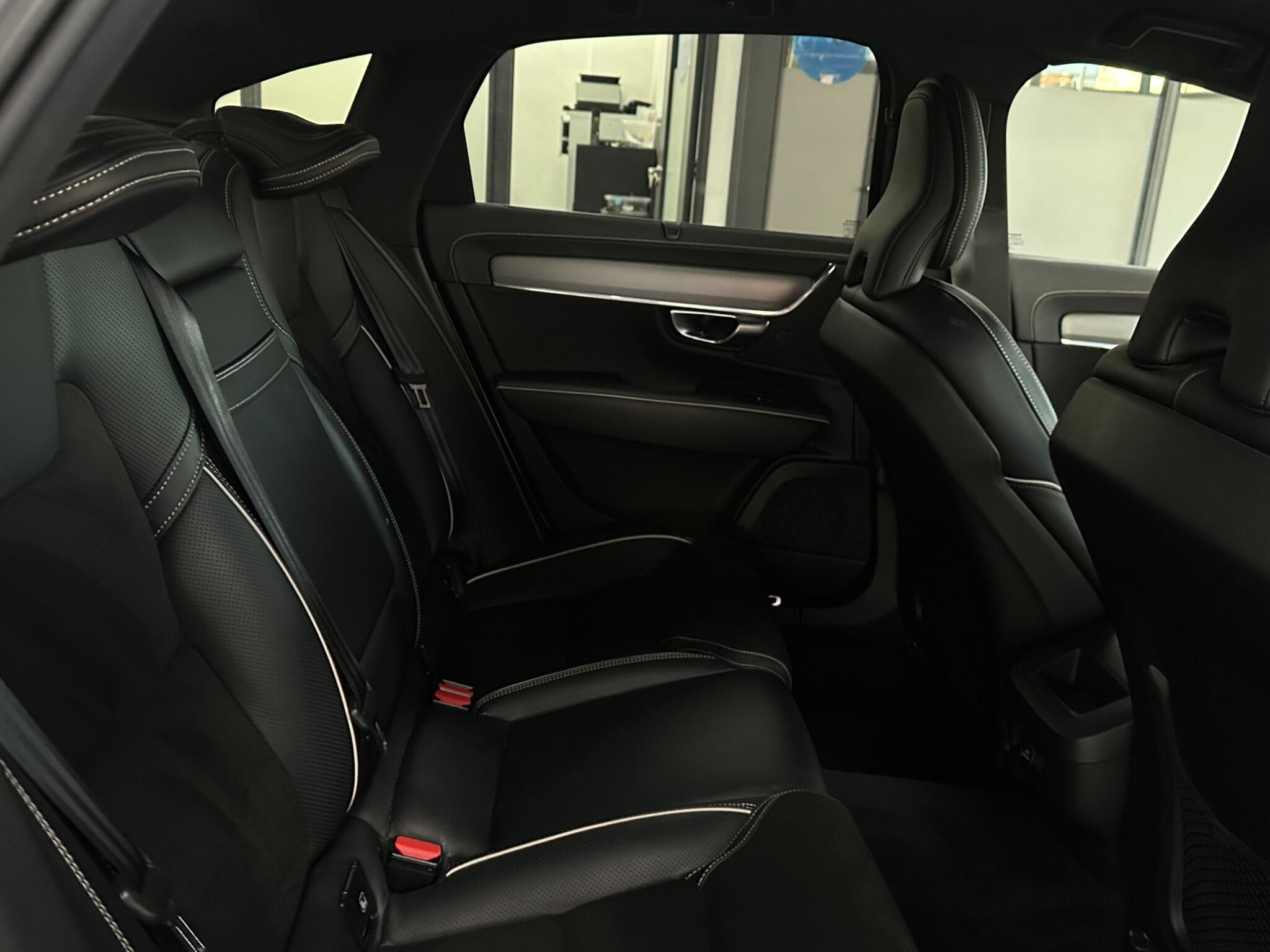 Volvo S90 view 33
