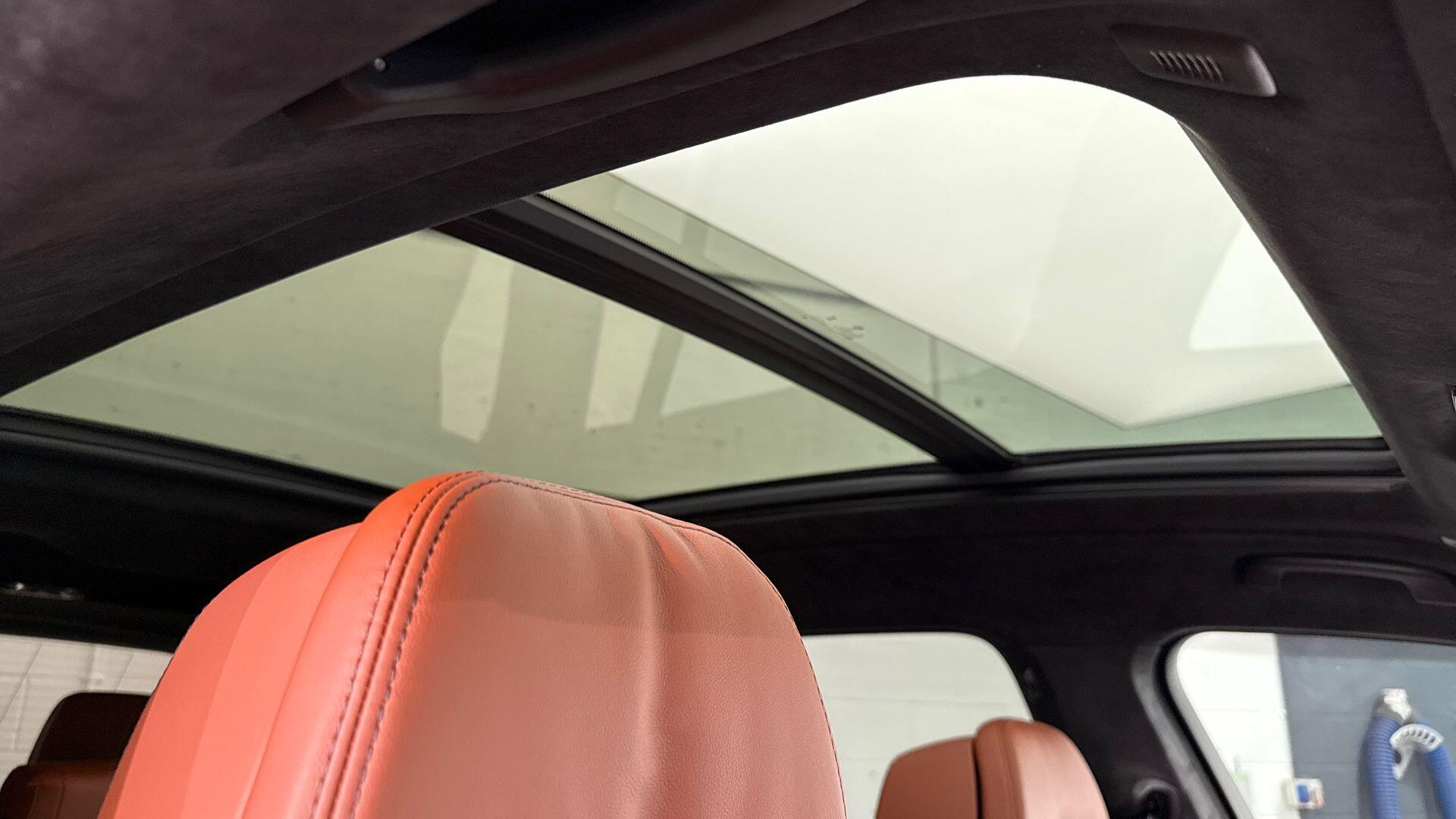 BMW X7 view 21