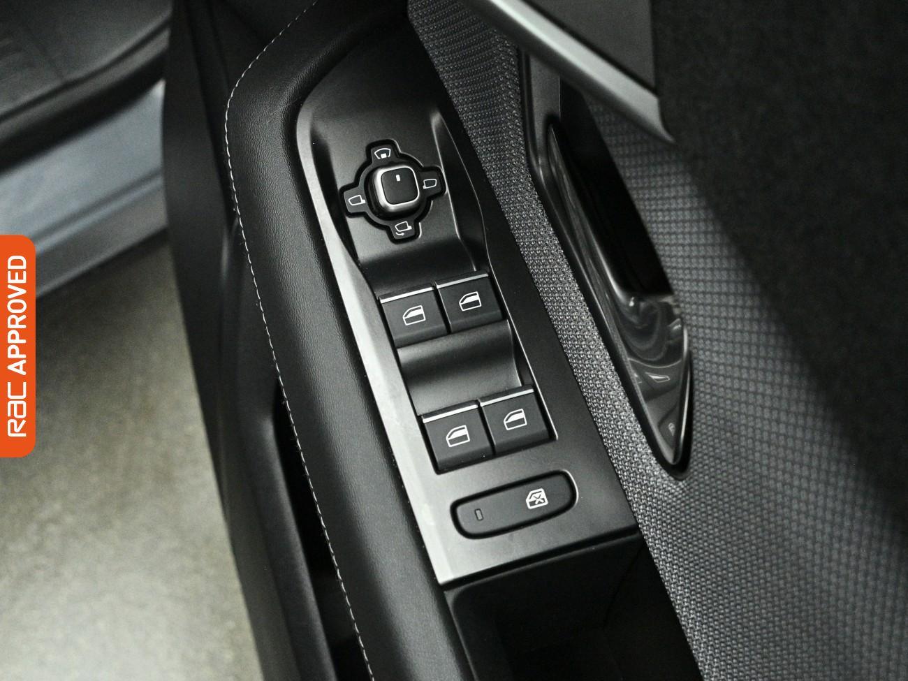 Vauxhall Grandland view 26