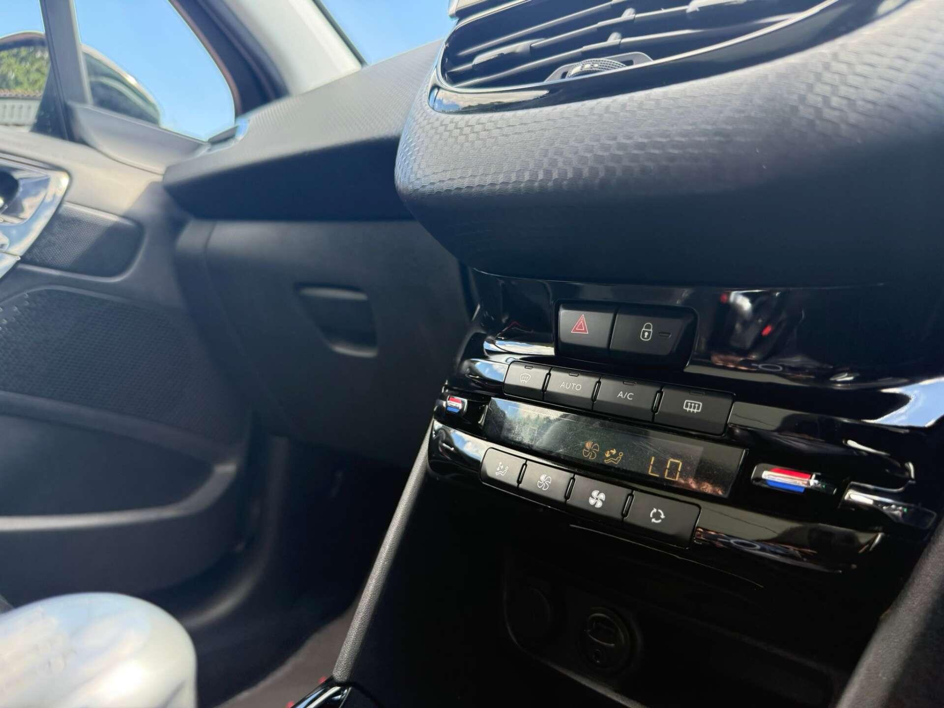 Peugeot 2008 view 35