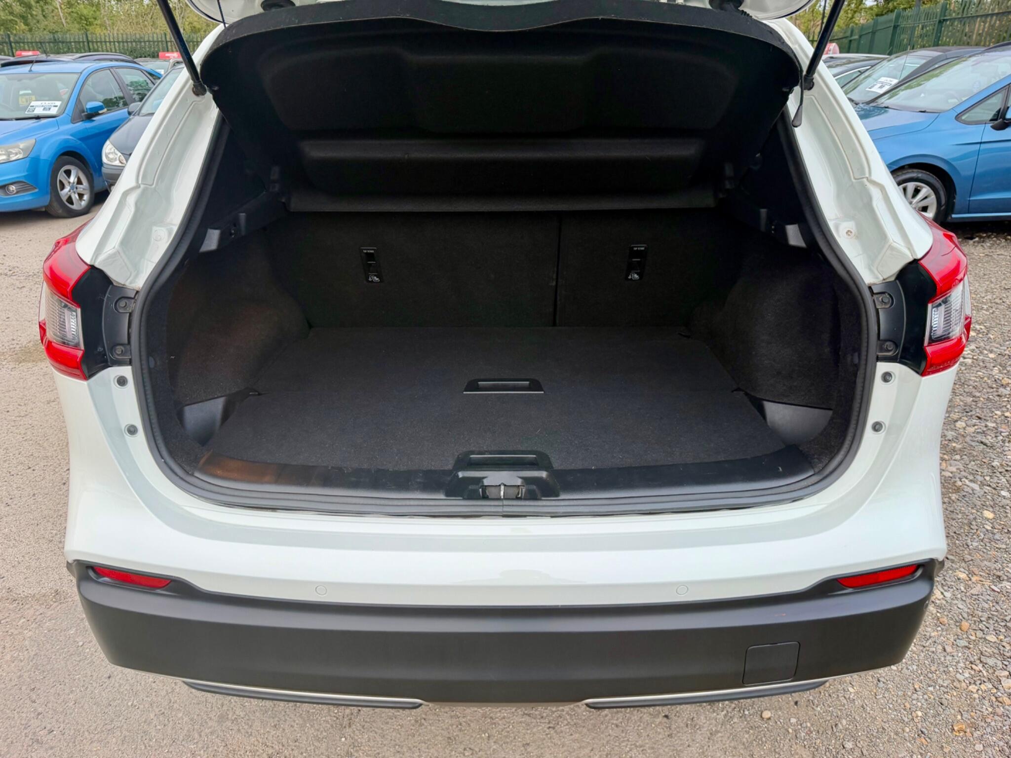 Nissan Qashqai view 48