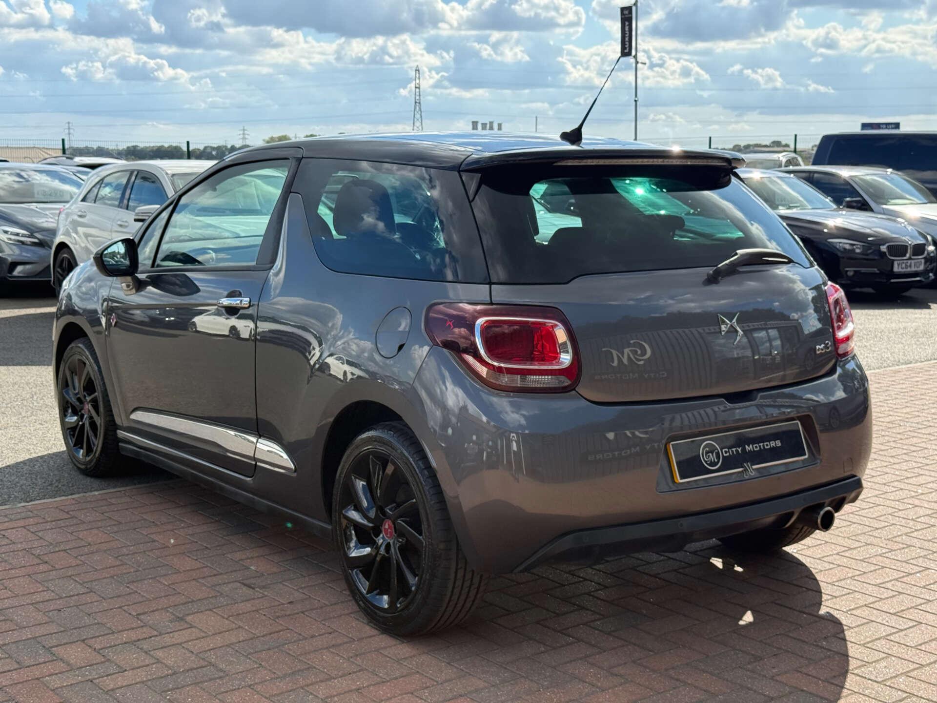DS Automobiles DS 3 view 30