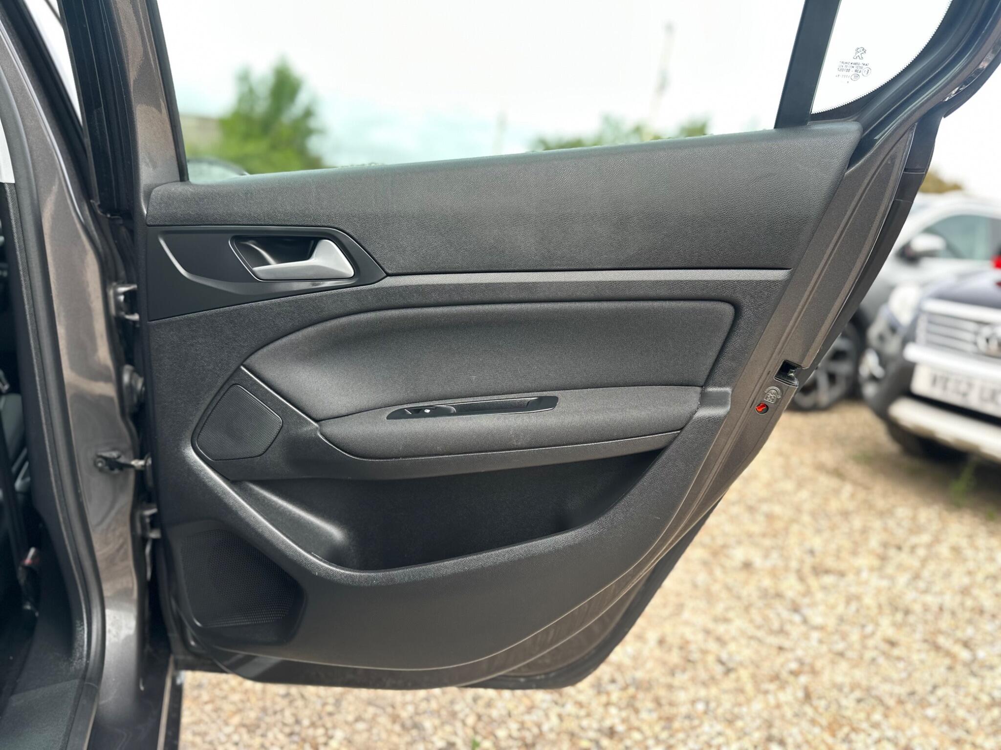 Peugeot 308 view 56