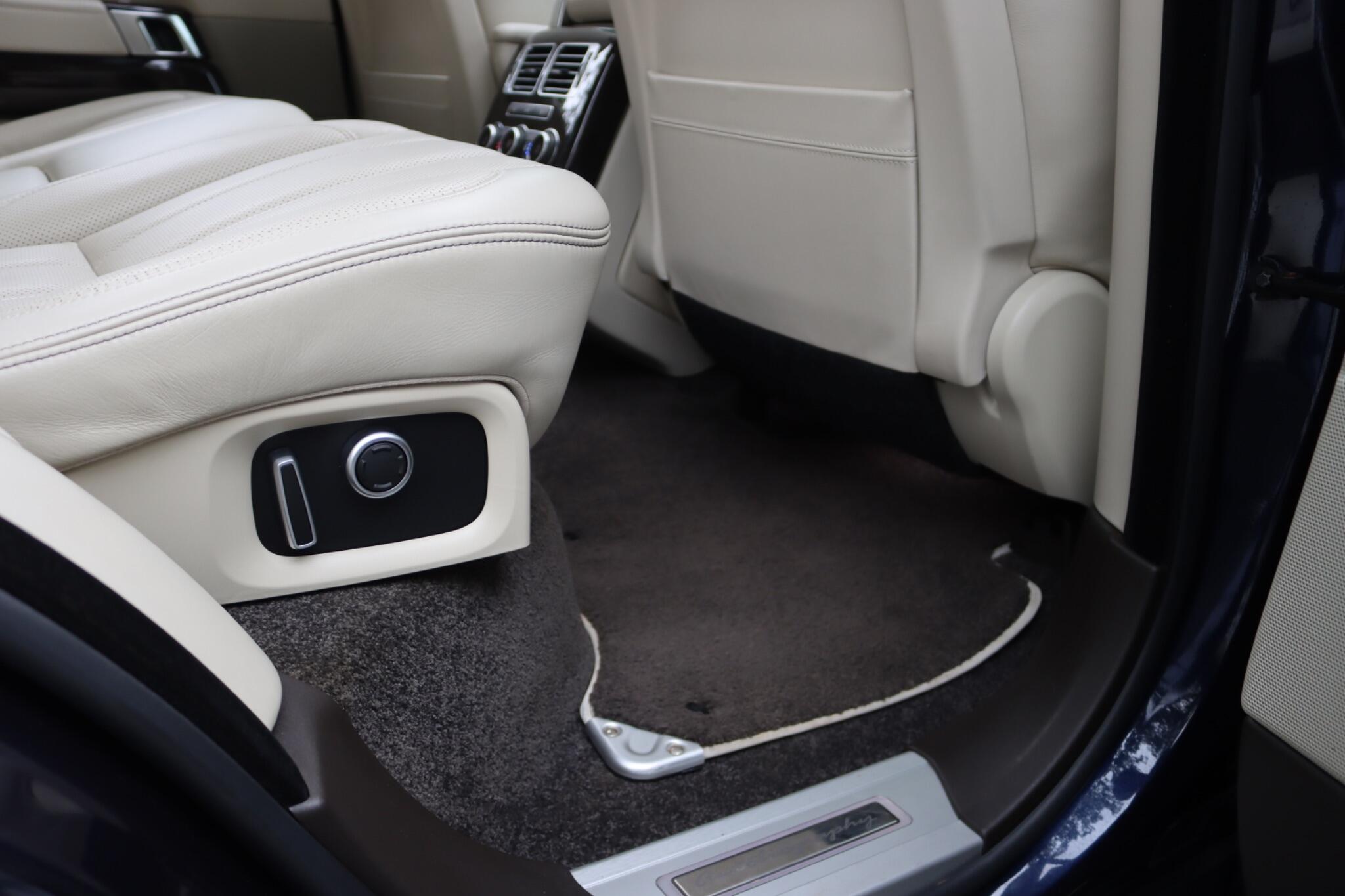 Land Rover Range Rover view 55