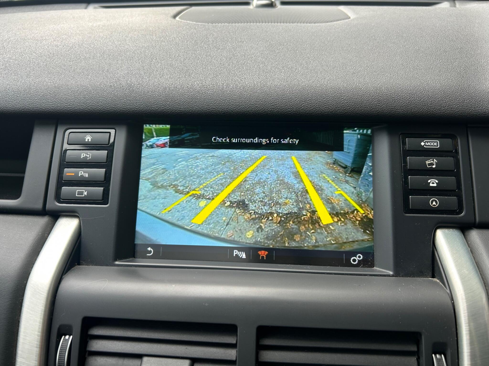 Land Rover Discovery Sport view 47