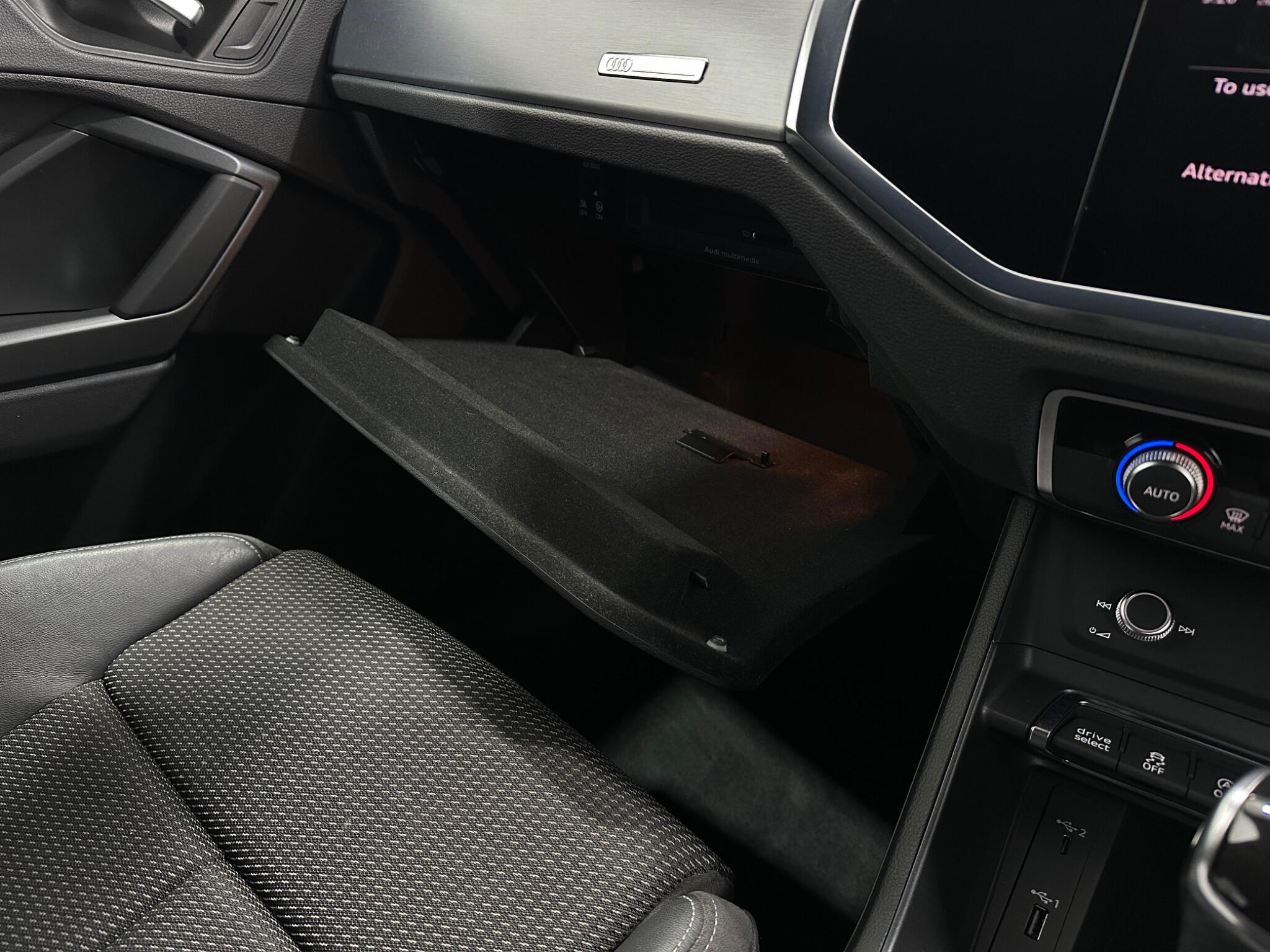 Audi Q3 view 27