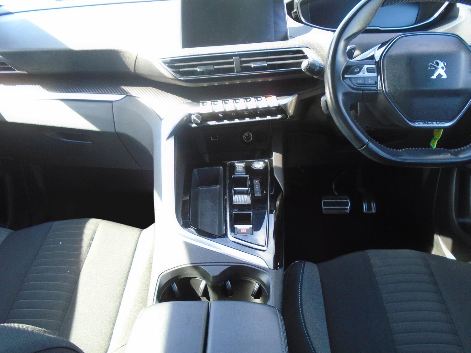 Peugeot 5008 view 10