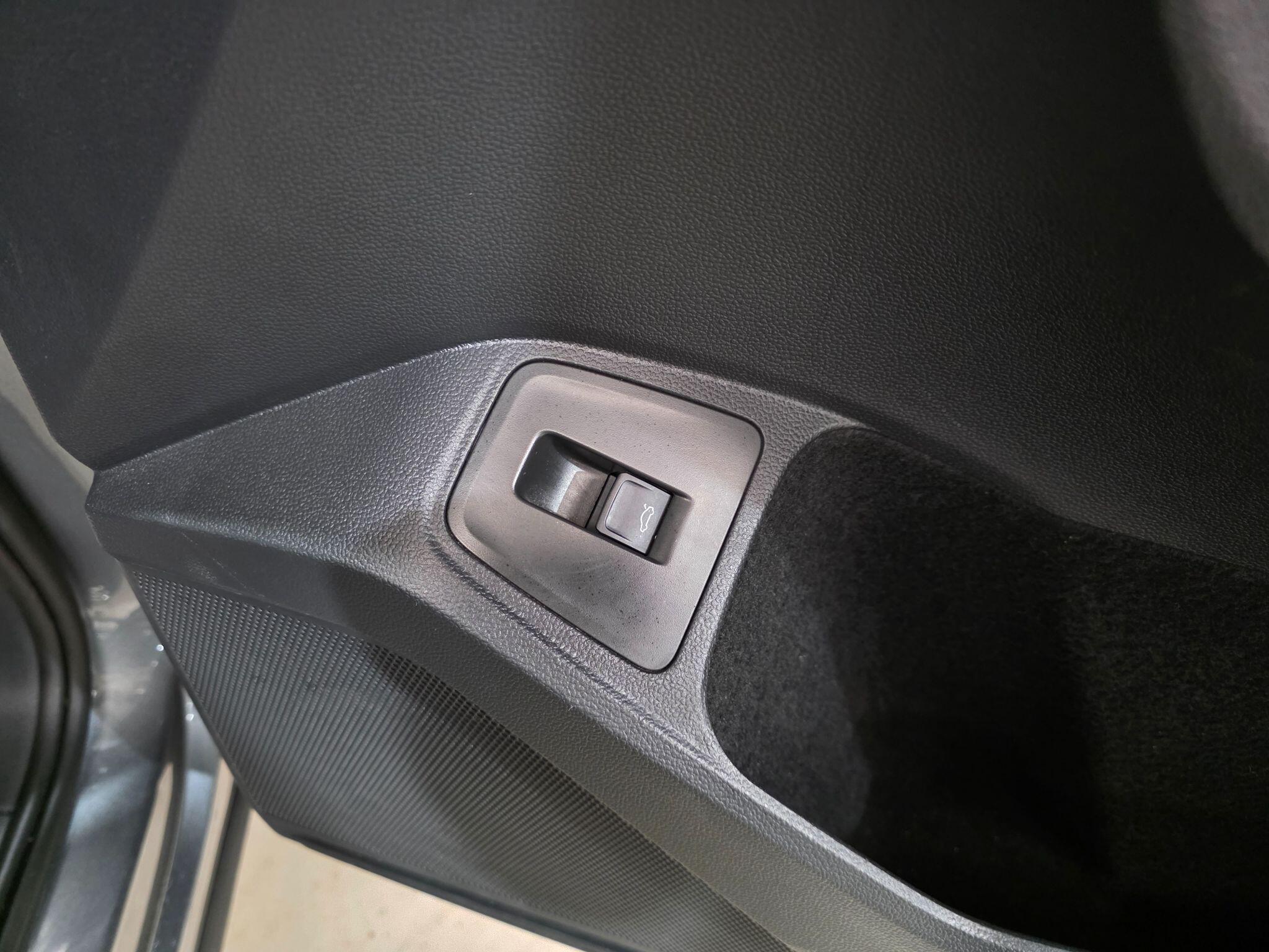 Volkswagen Tiguan Allspace view 16