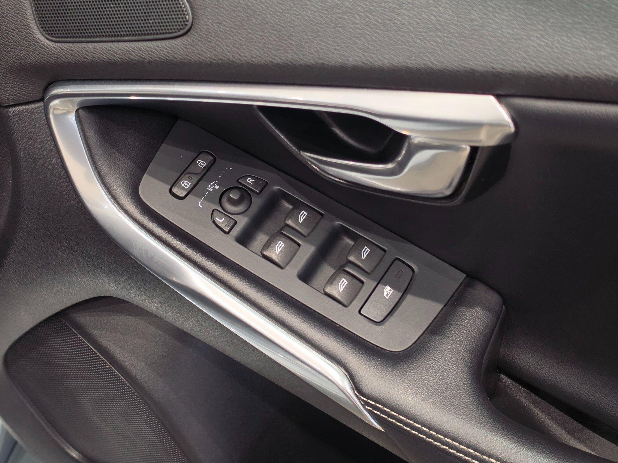Volvo V40 view 63
