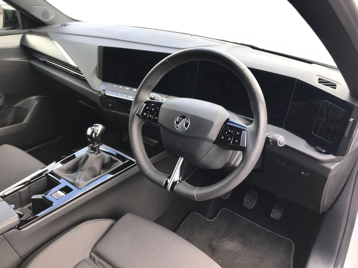 Vauxhall Astra view 3