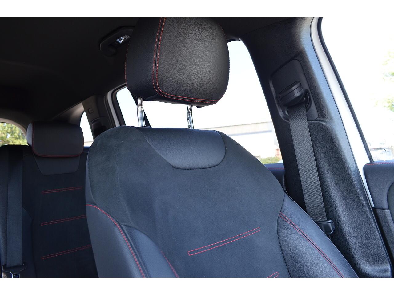 Mercedes-Benz GLB view 62