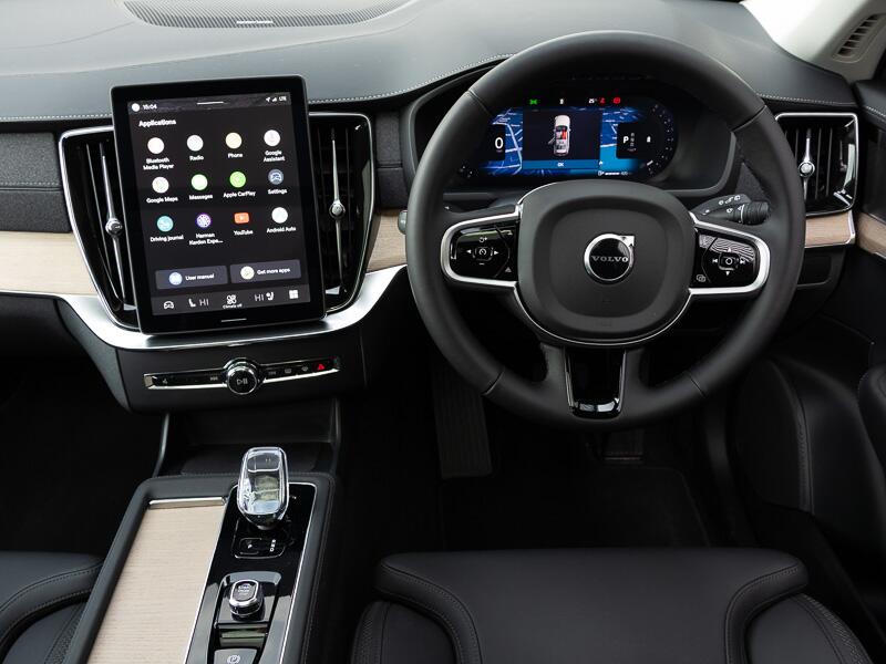 Volvo XC90 view 7