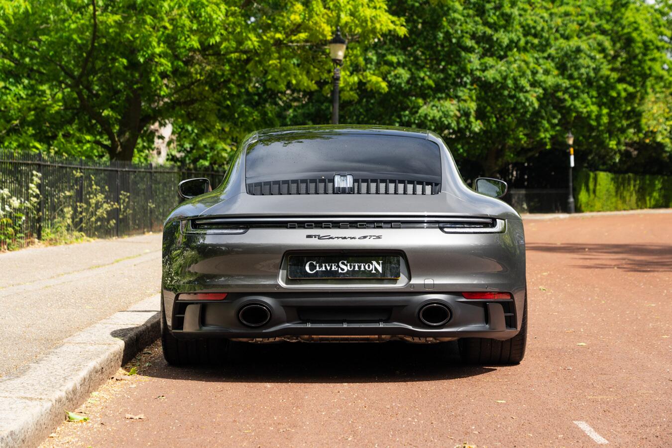Porsche 911 view 5