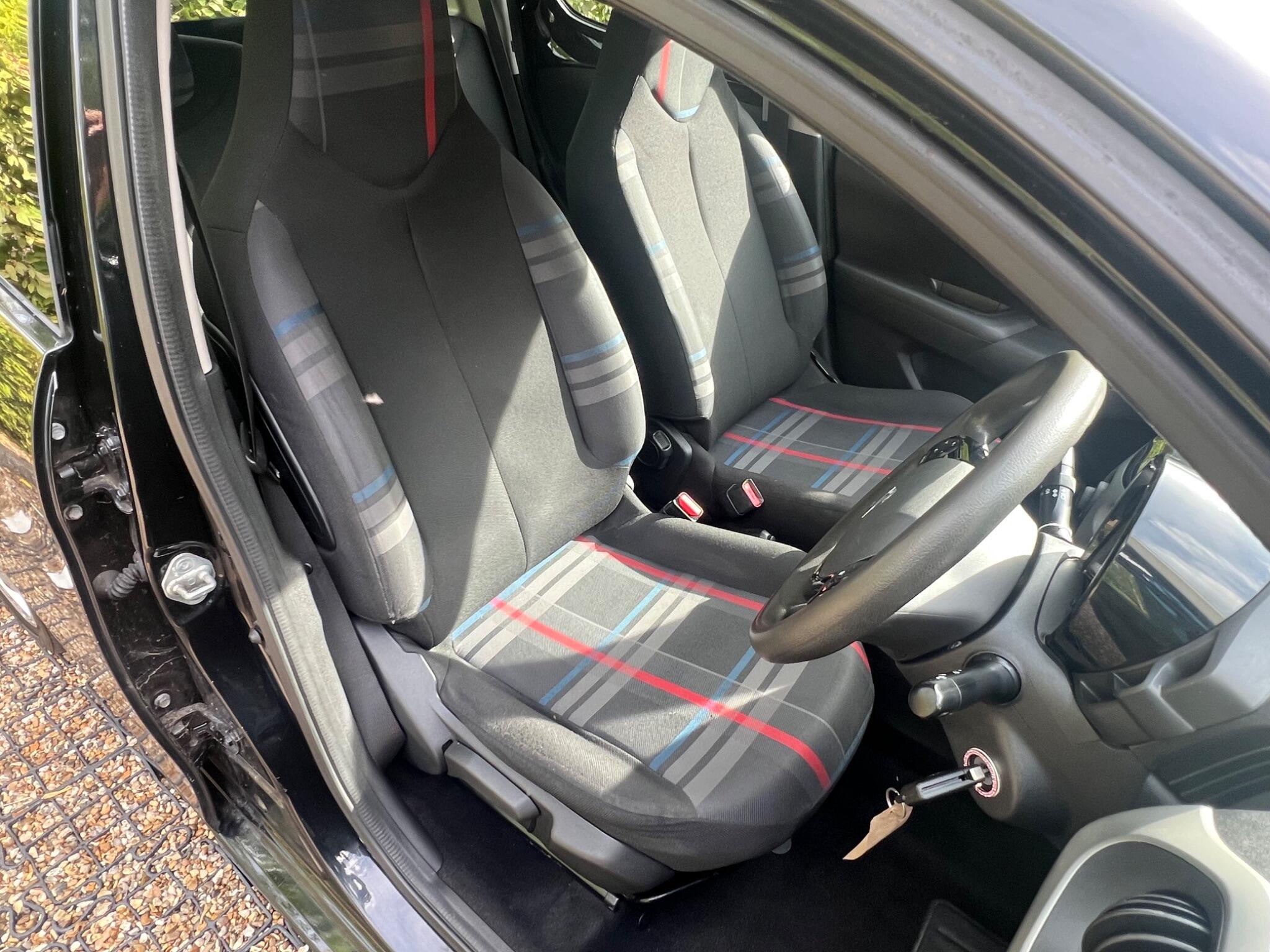 Peugeot 108 view 15