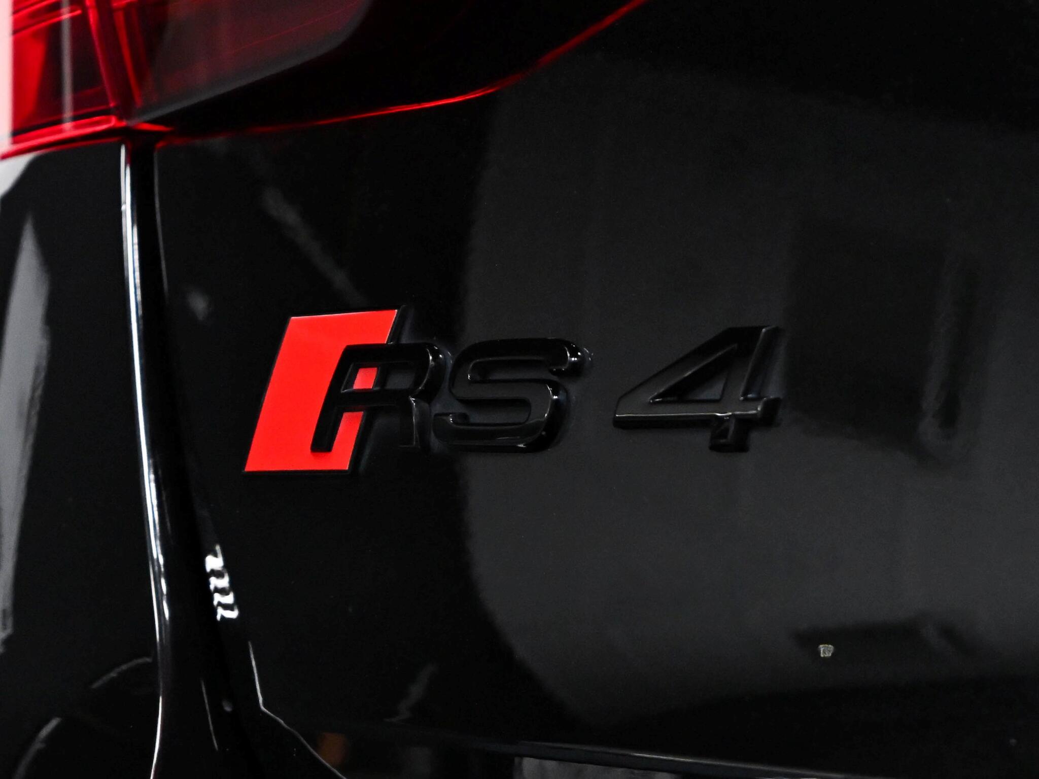 Audi RS4 Avant view 29