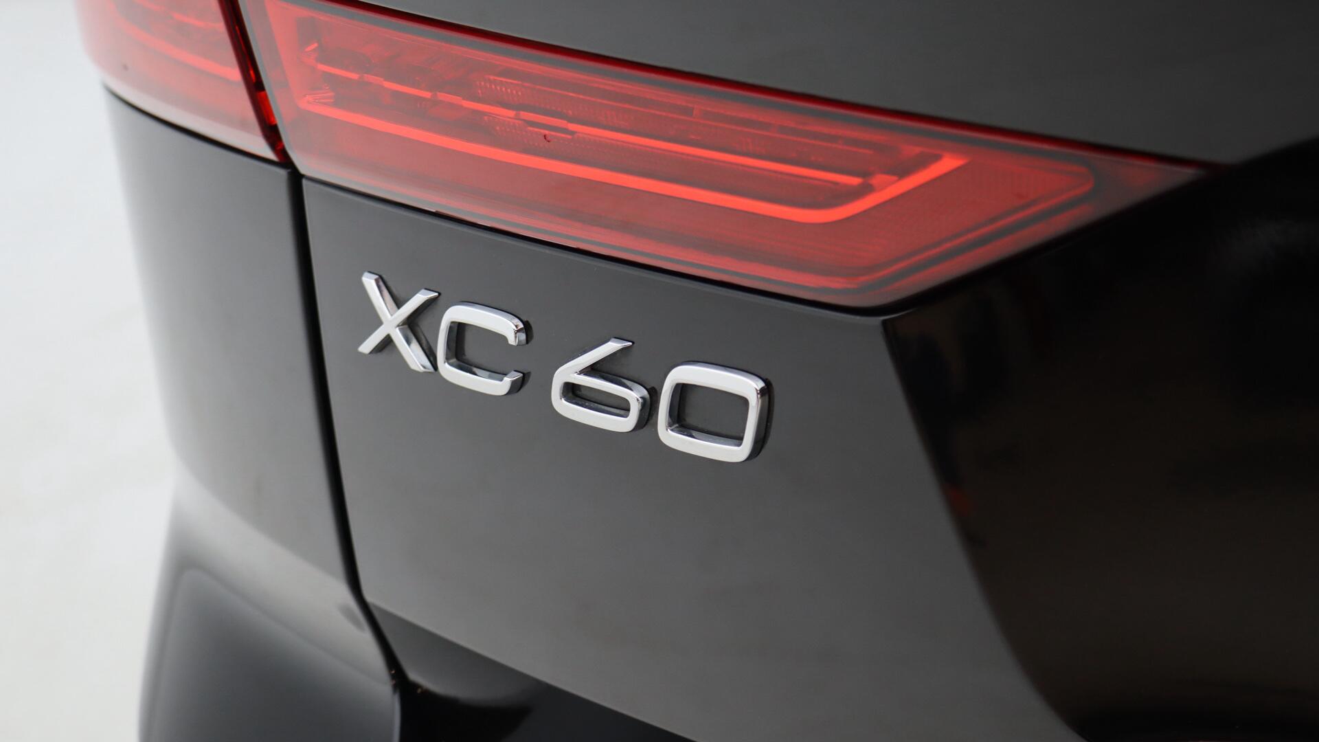Volvo XC60 view 40