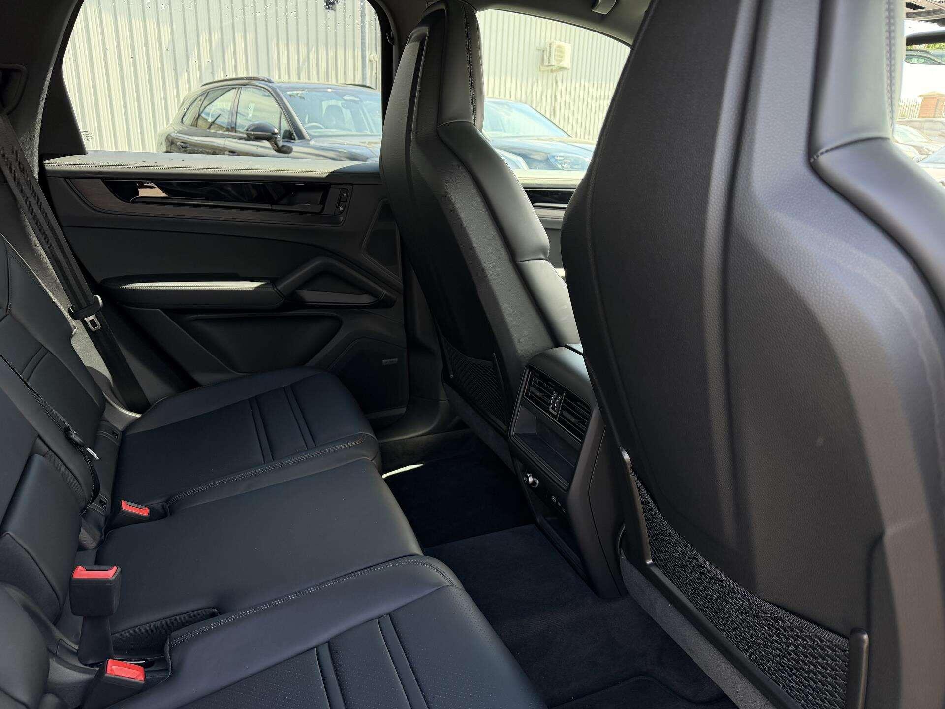 Porsche Cayenne view 14