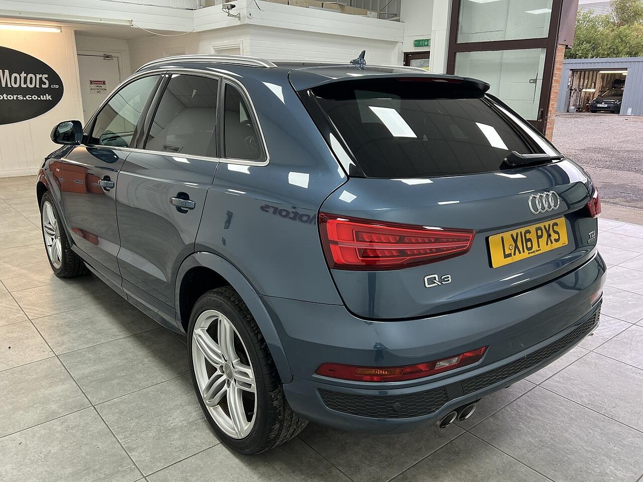 Audi Q3 view 5