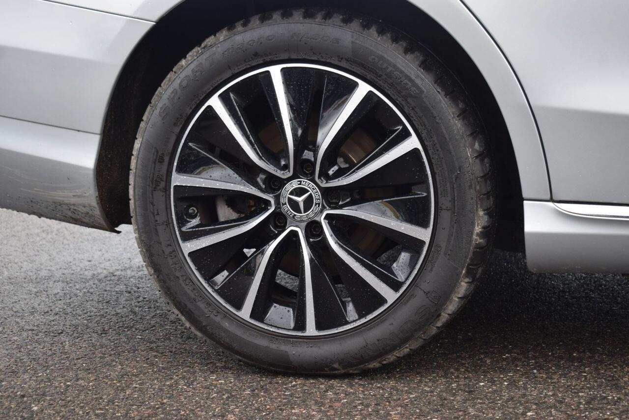 Mercedes-Benz C-Class view 9
