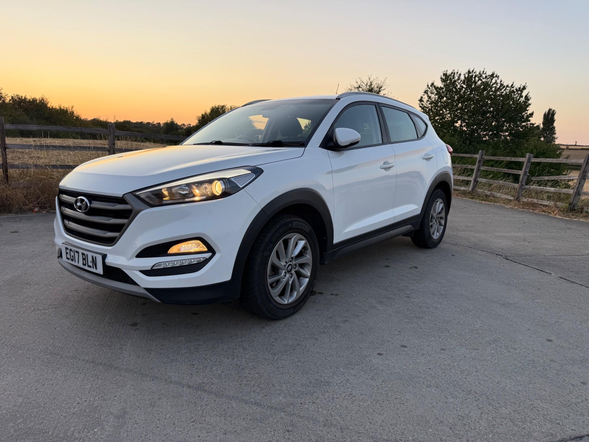 Hyundai TUCSON 2.0 CRDi Premium SE 4WD Euro 6 5dr — photo 10 of 102