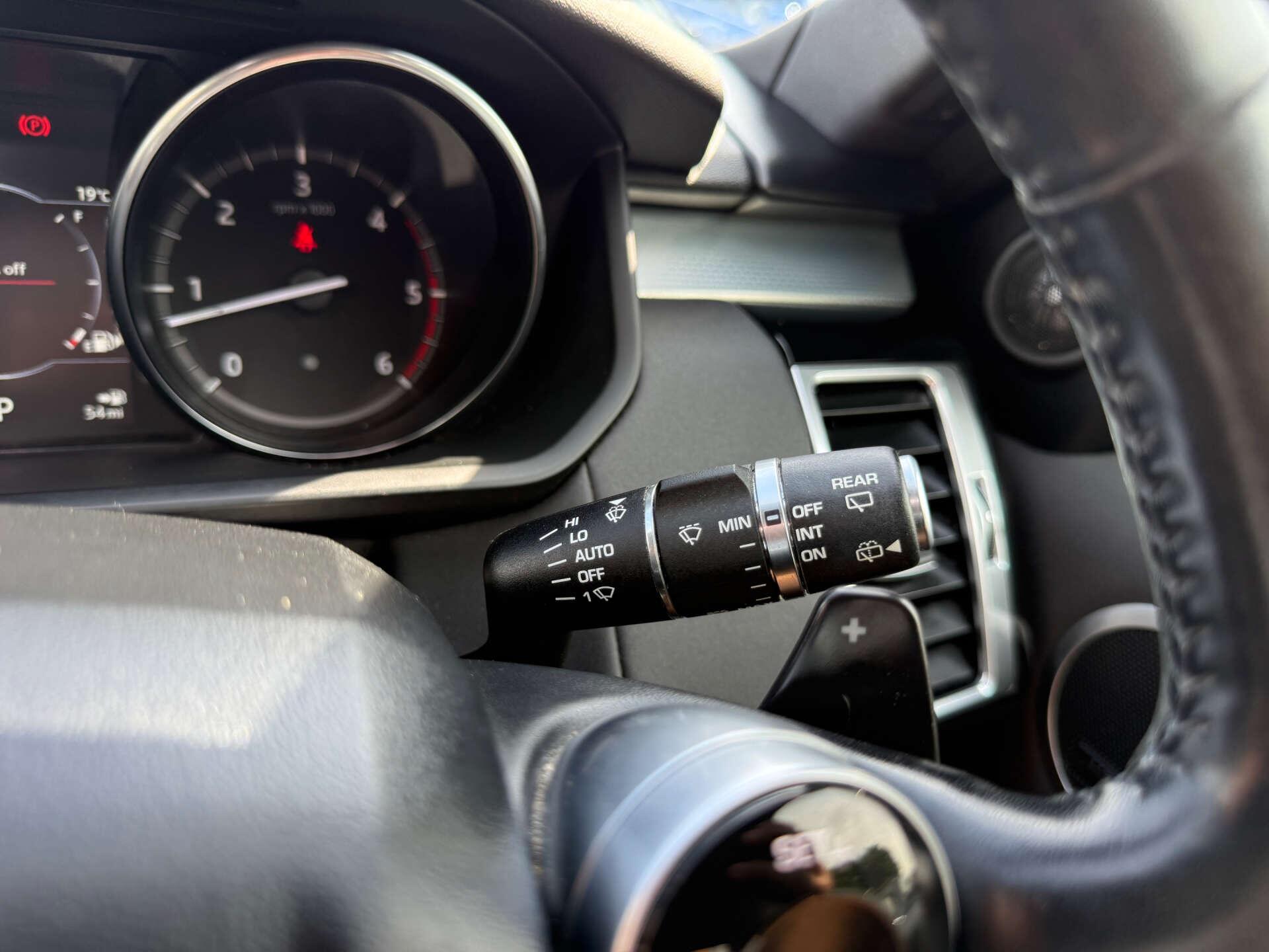 Land Rover Discovery view 45