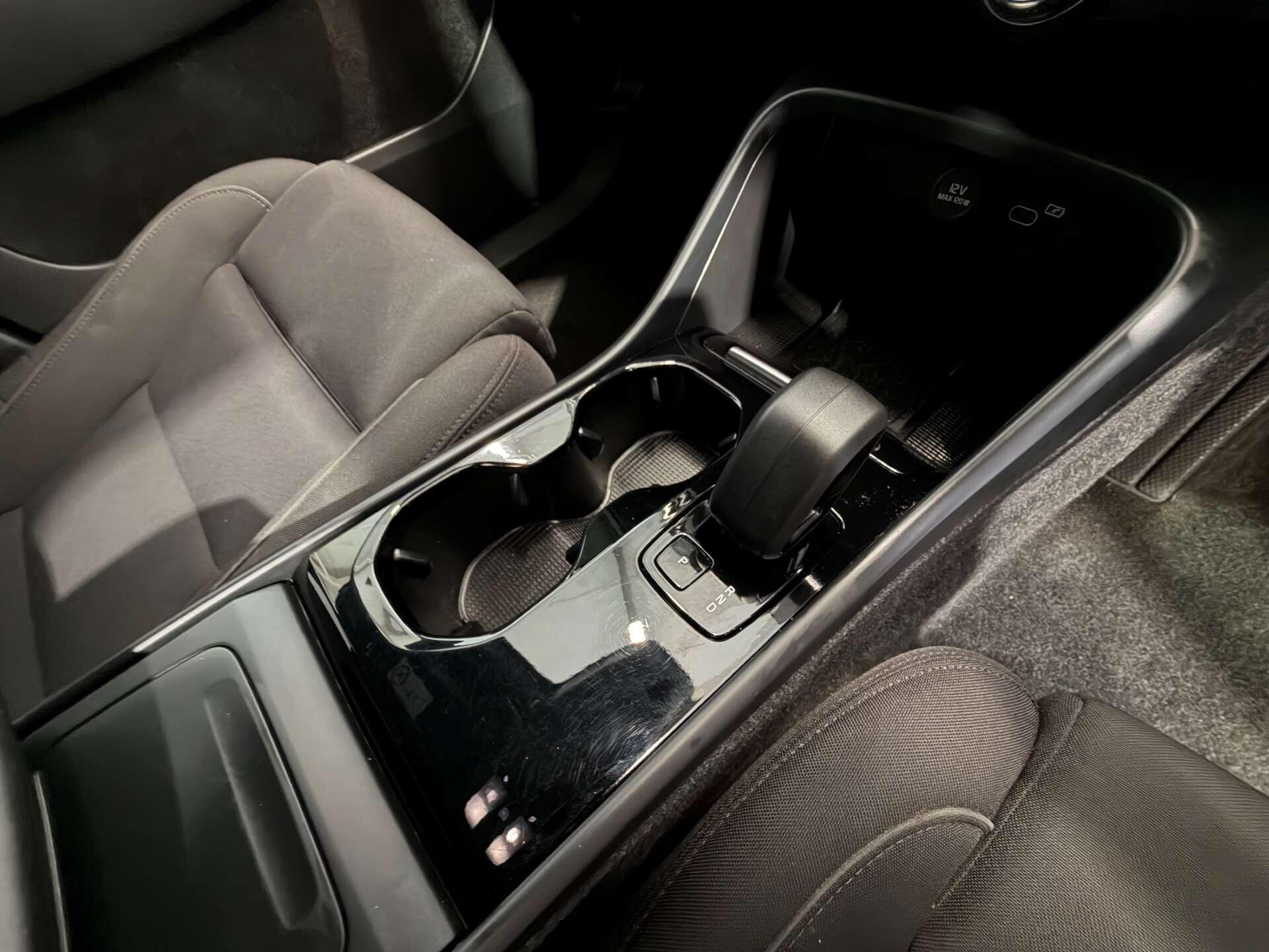 Volvo XC40 view 28