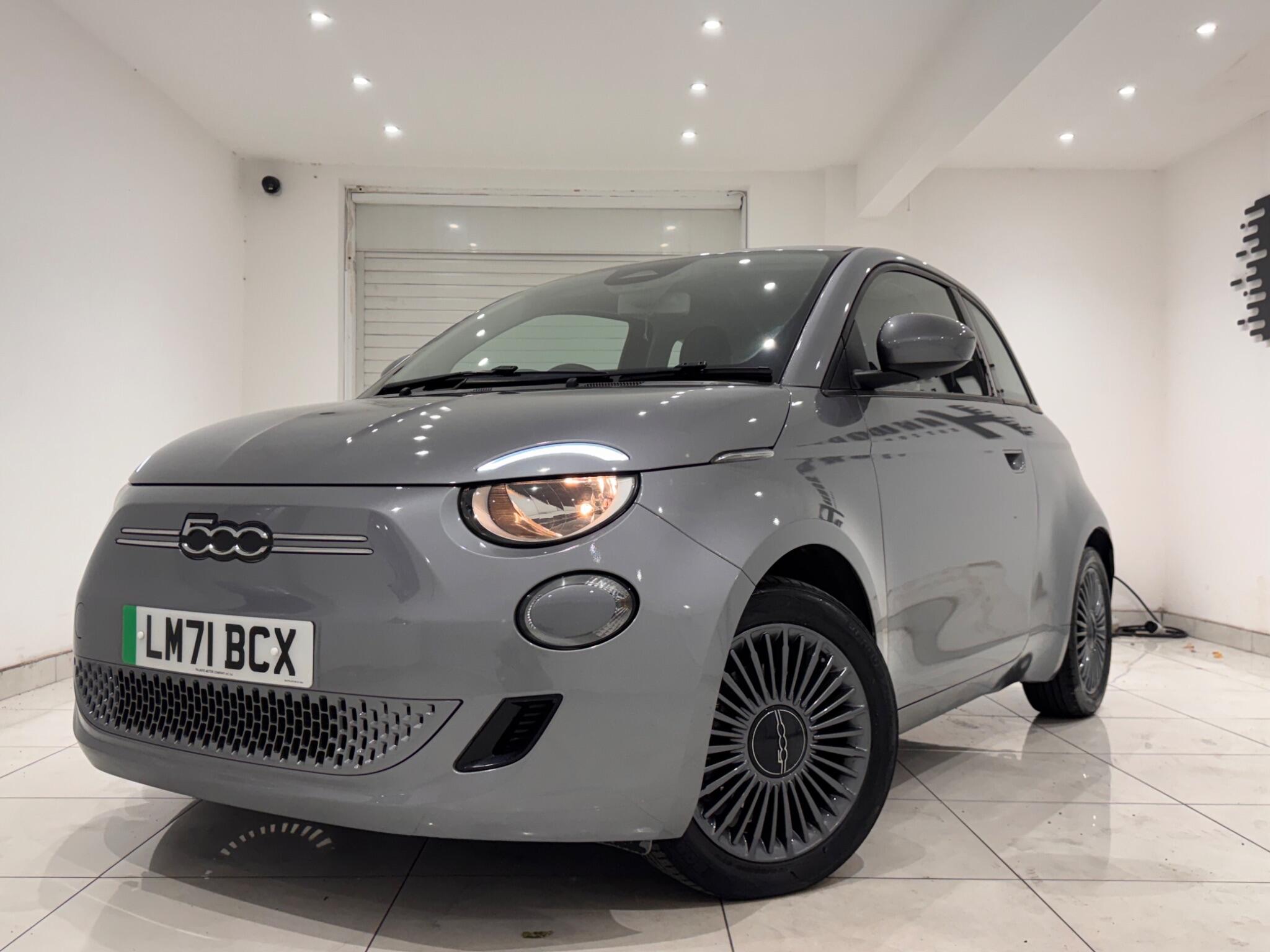 Fiat 500E view 4