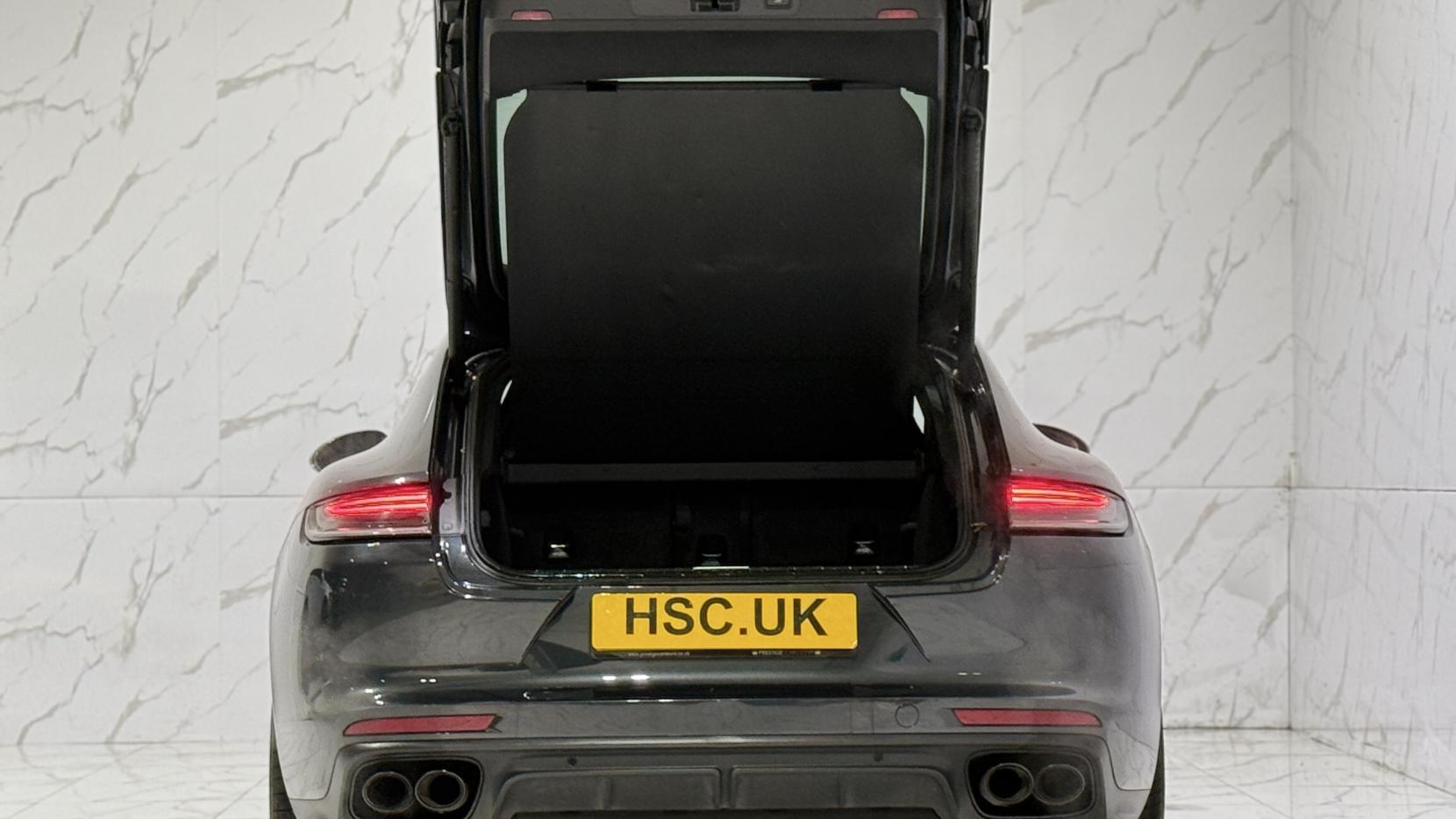 Porsche Panamera view 35