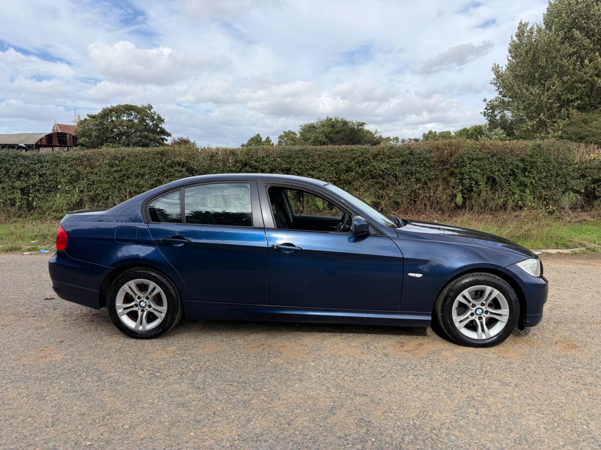 BMW 3 Series view 5