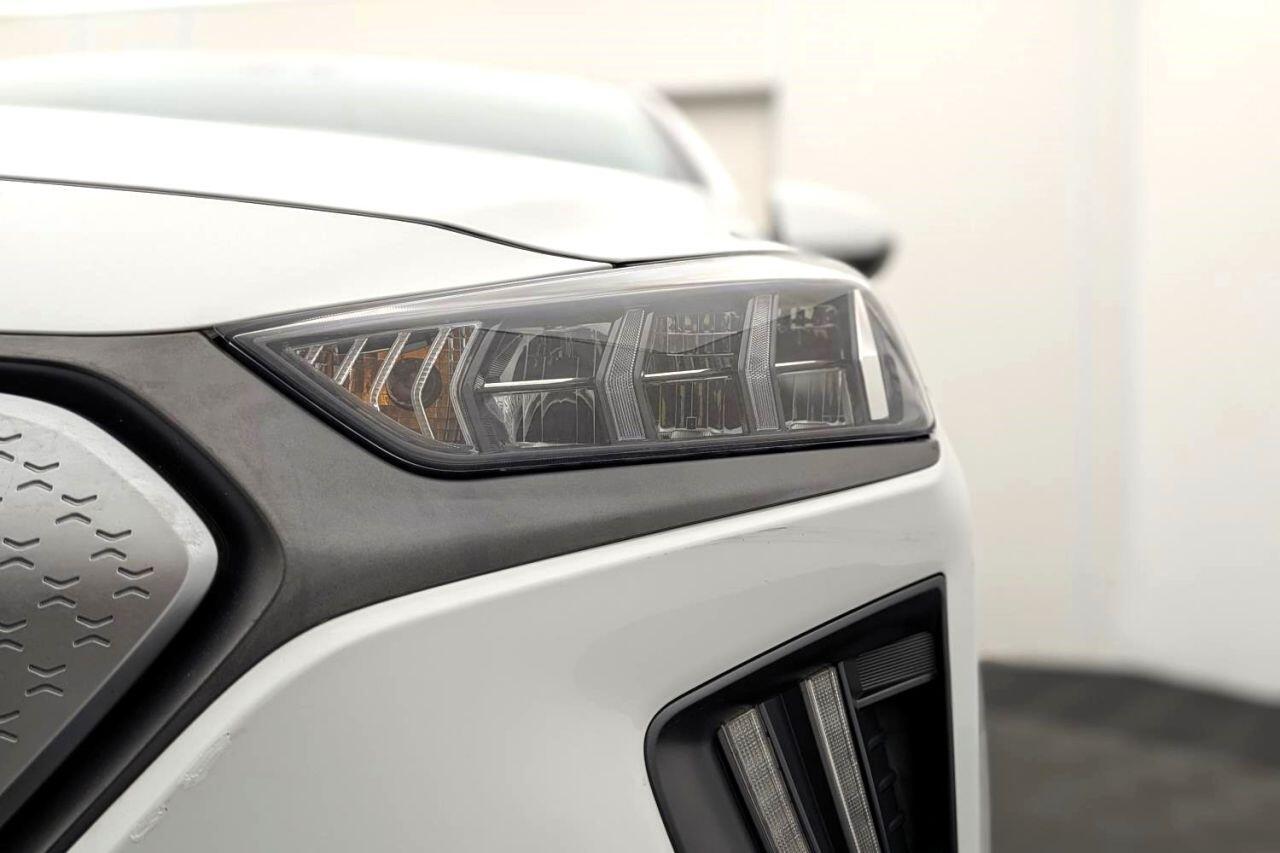 Hyundai Ioniq view 47