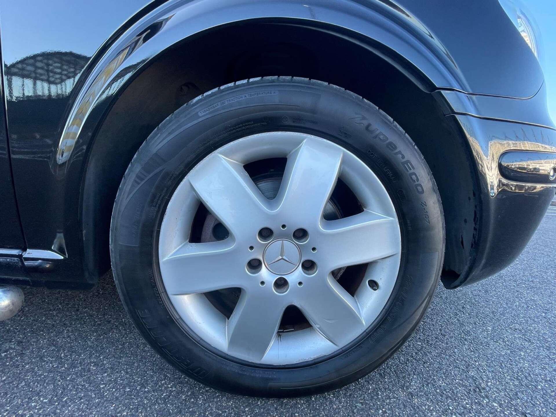 Mercedes-Benz Viano view 40