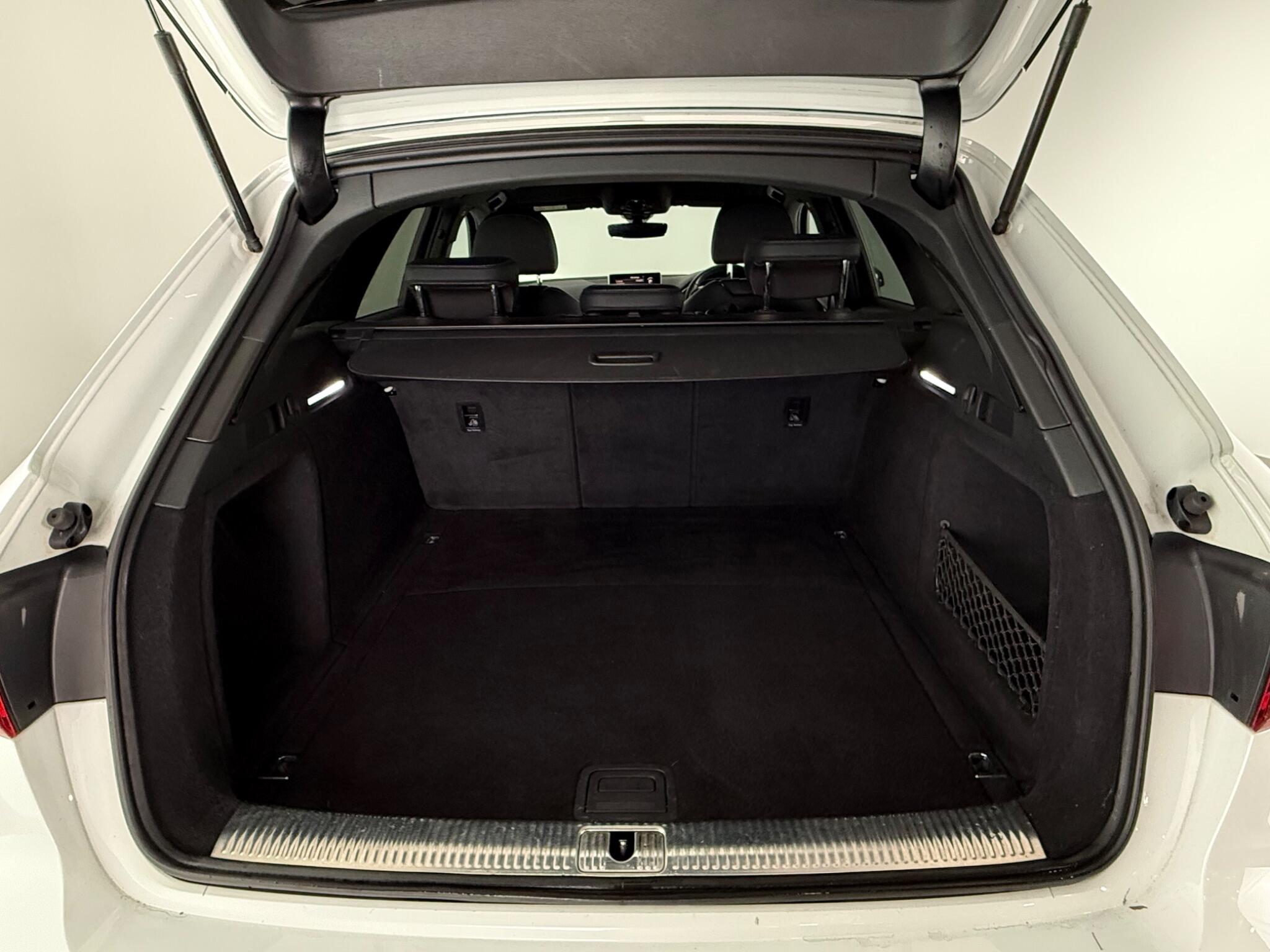 Audi A4 view 10