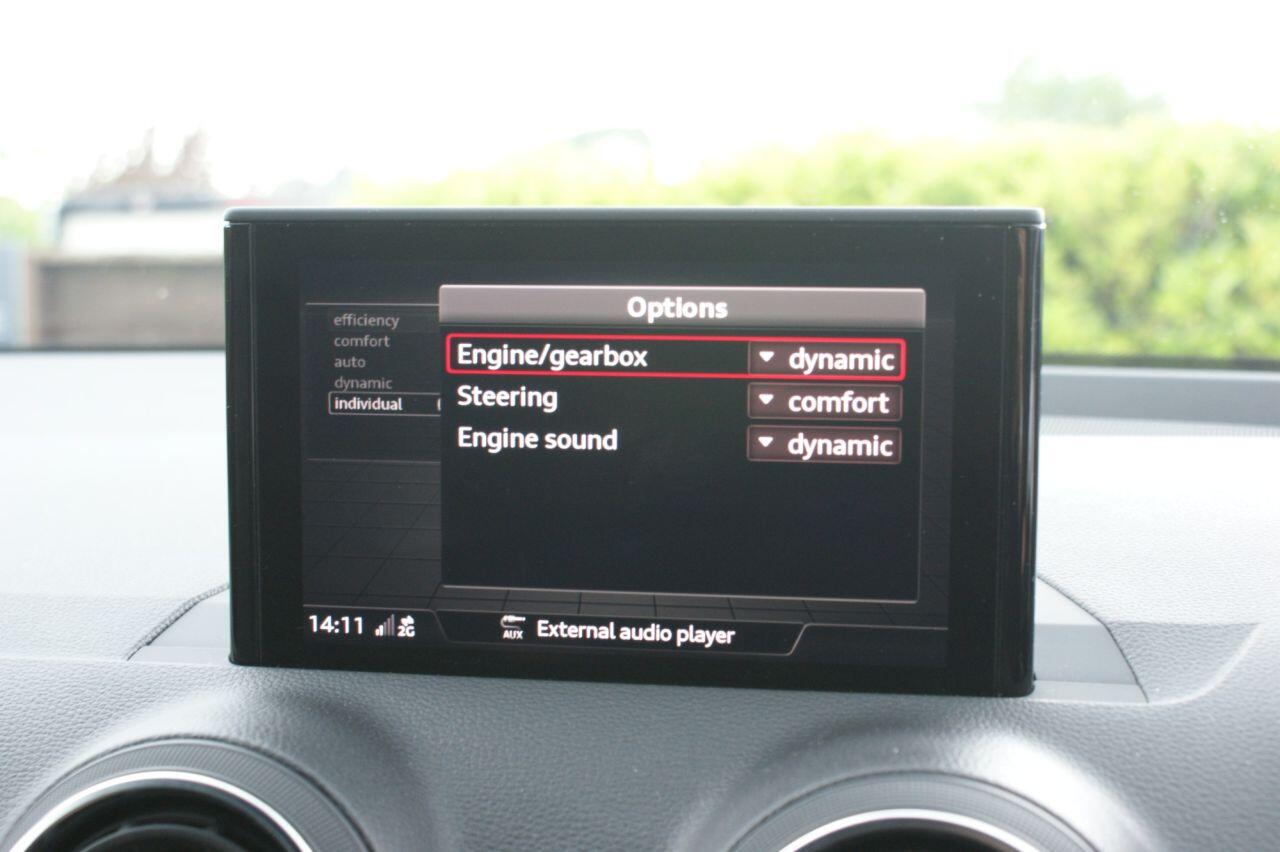 Audi SQ2 view 64