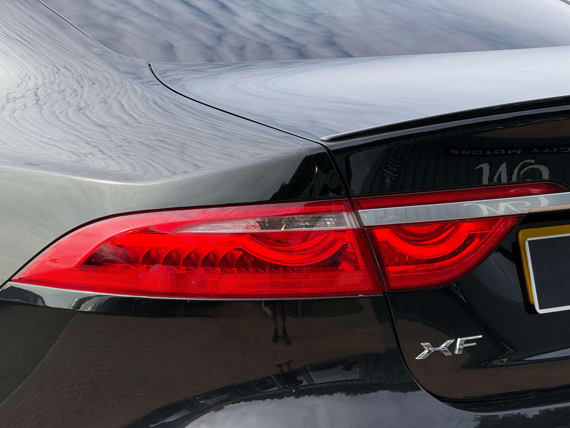 Jaguar XF view 20