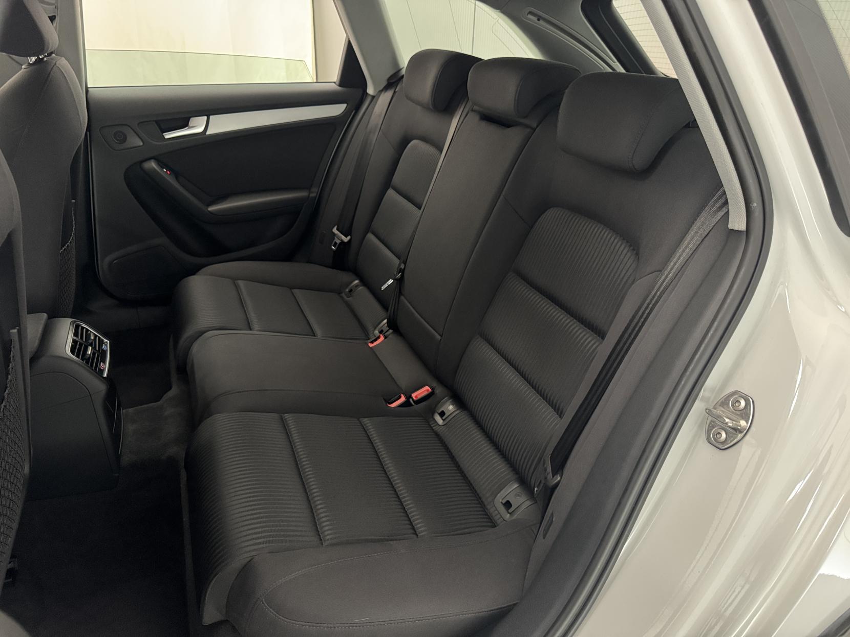 Audi A4 Avant view 79