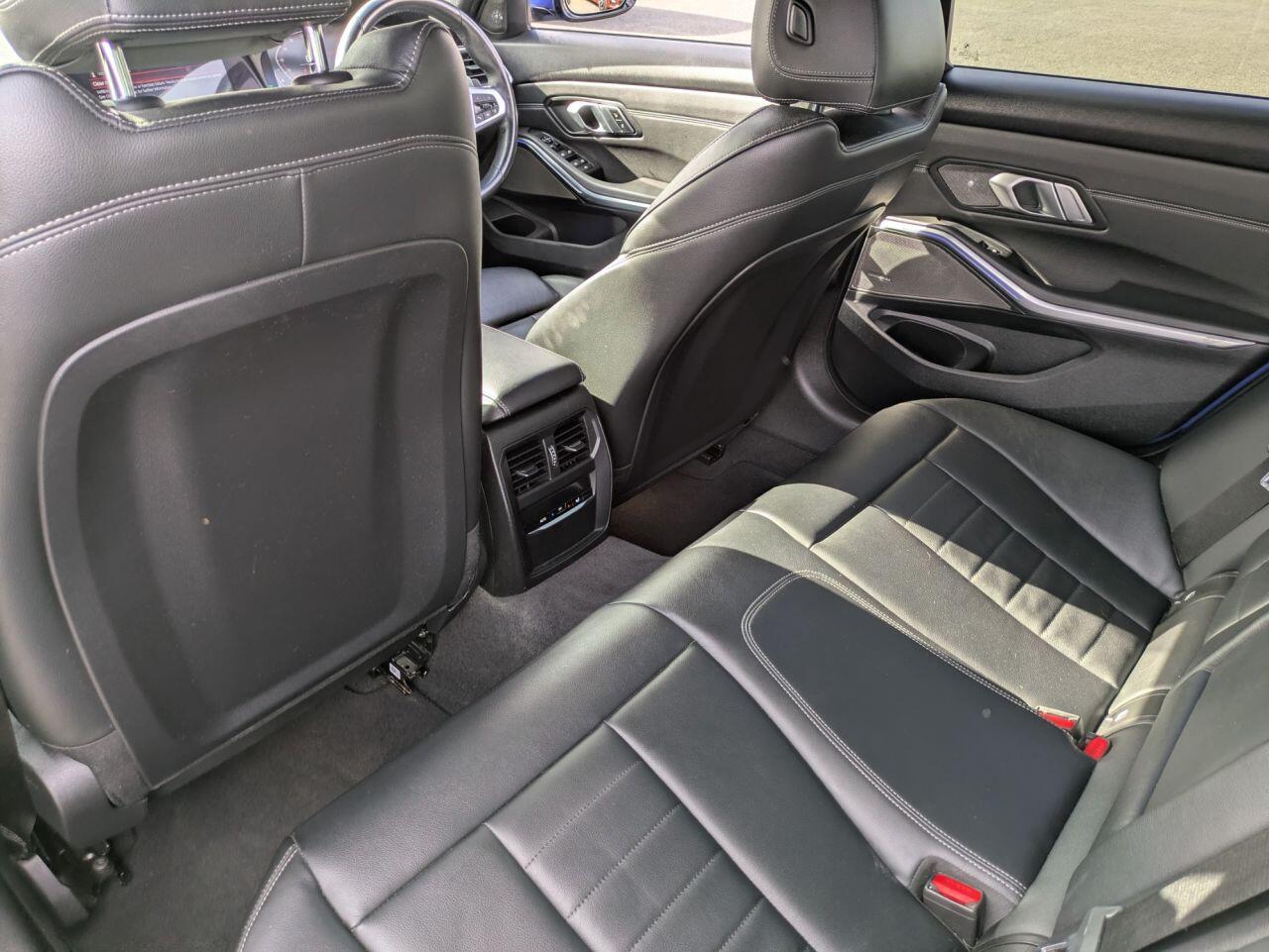 BMW 3 Series view 10