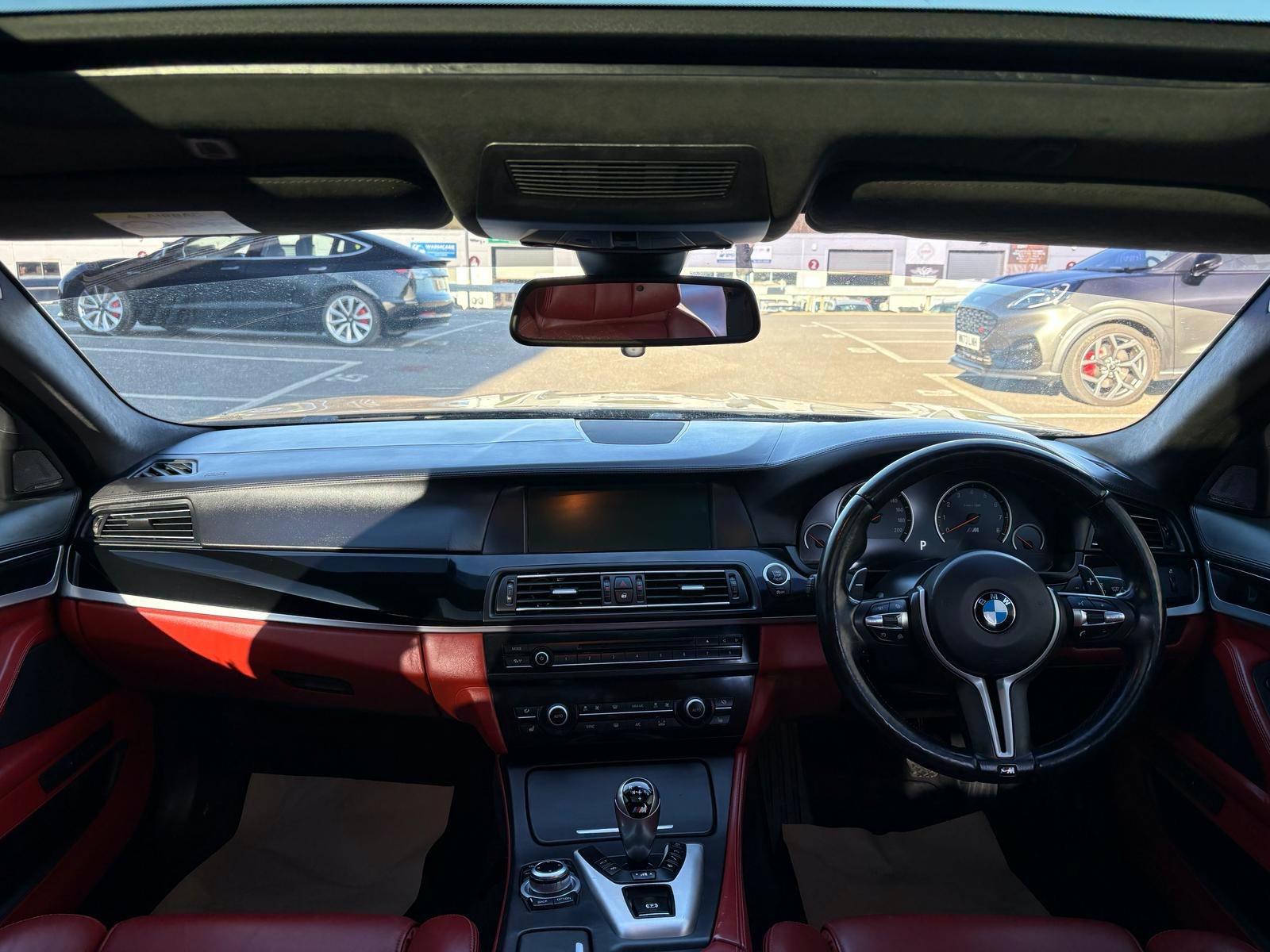 BMW M5 view 18