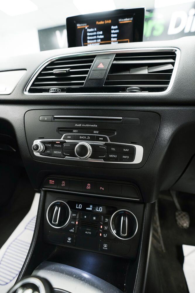 Audi Q3 view 23