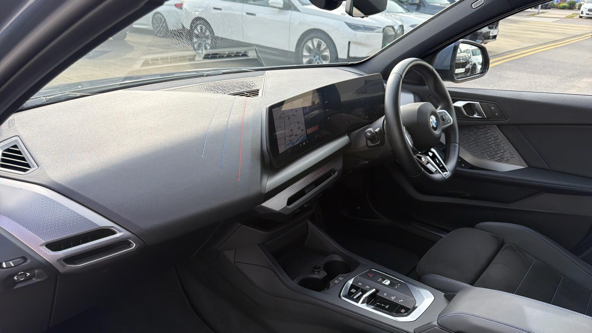 BMW 1 Series view 28