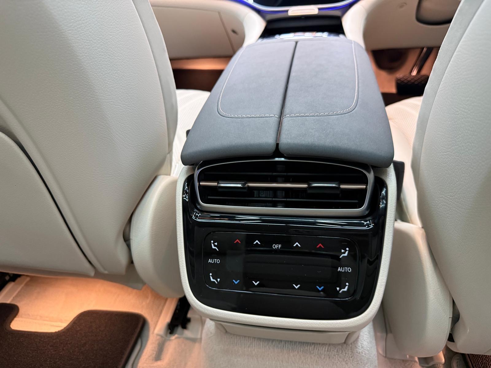 Mercedes-Benz Eqs view 38