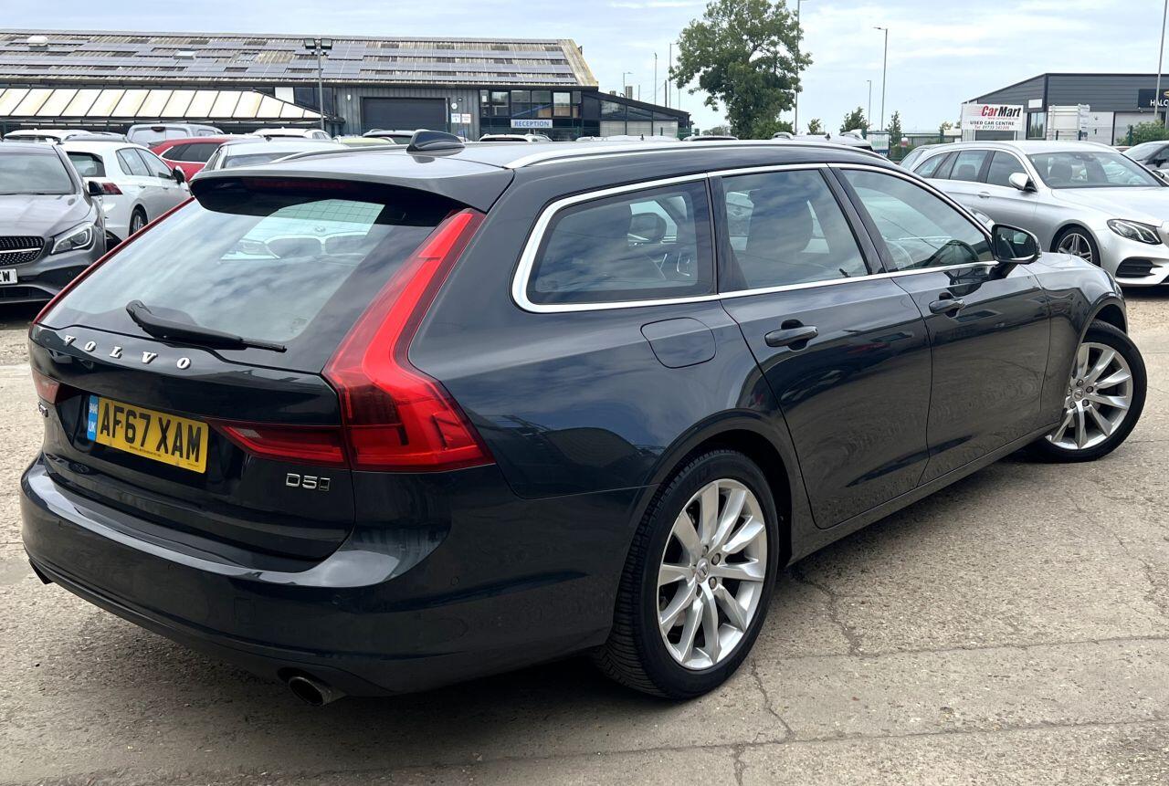 Volvo V90 view 3